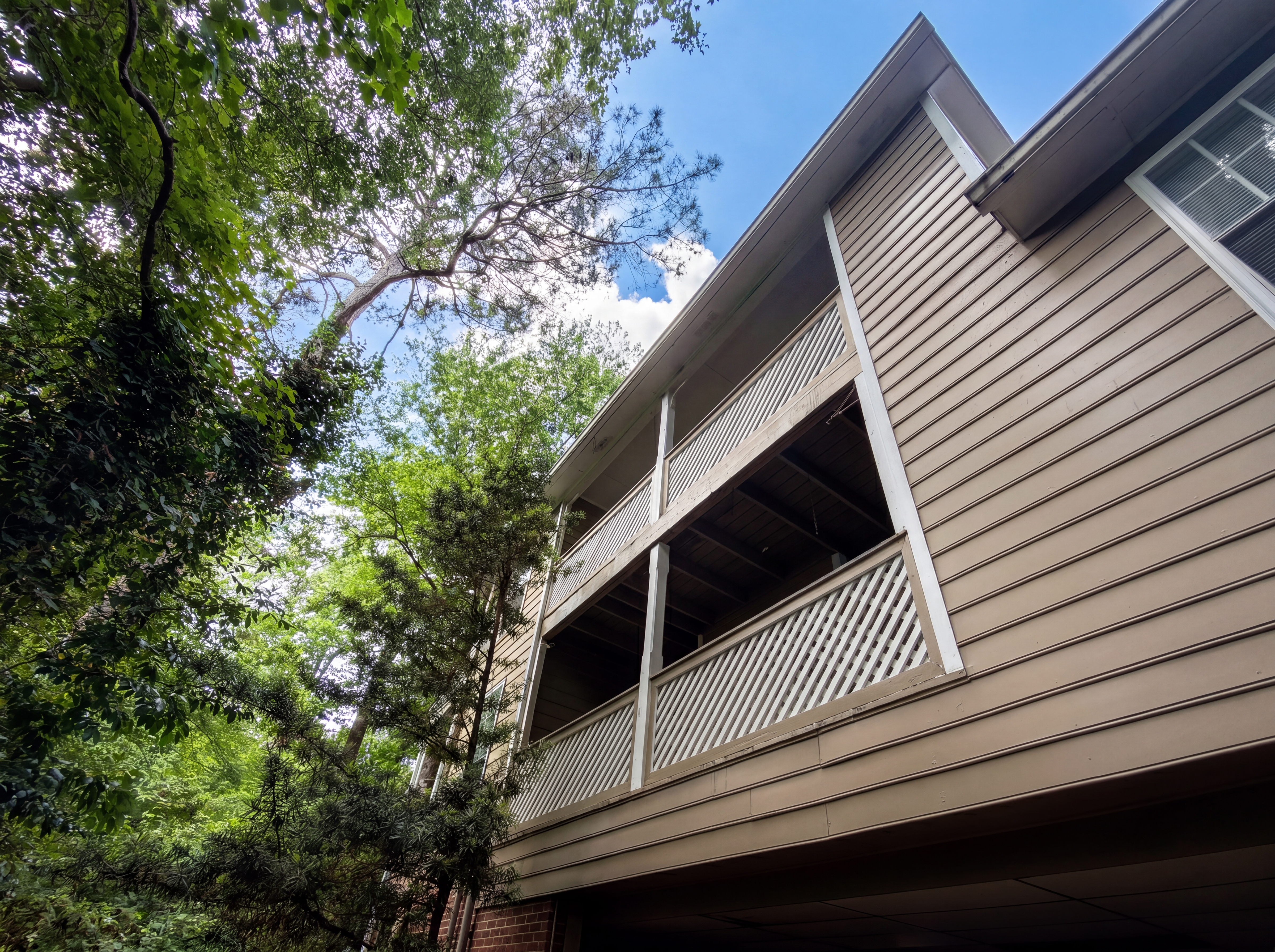 Photo 27 of 34 of 4491 Pineridge Cir, Atlanta, GA
