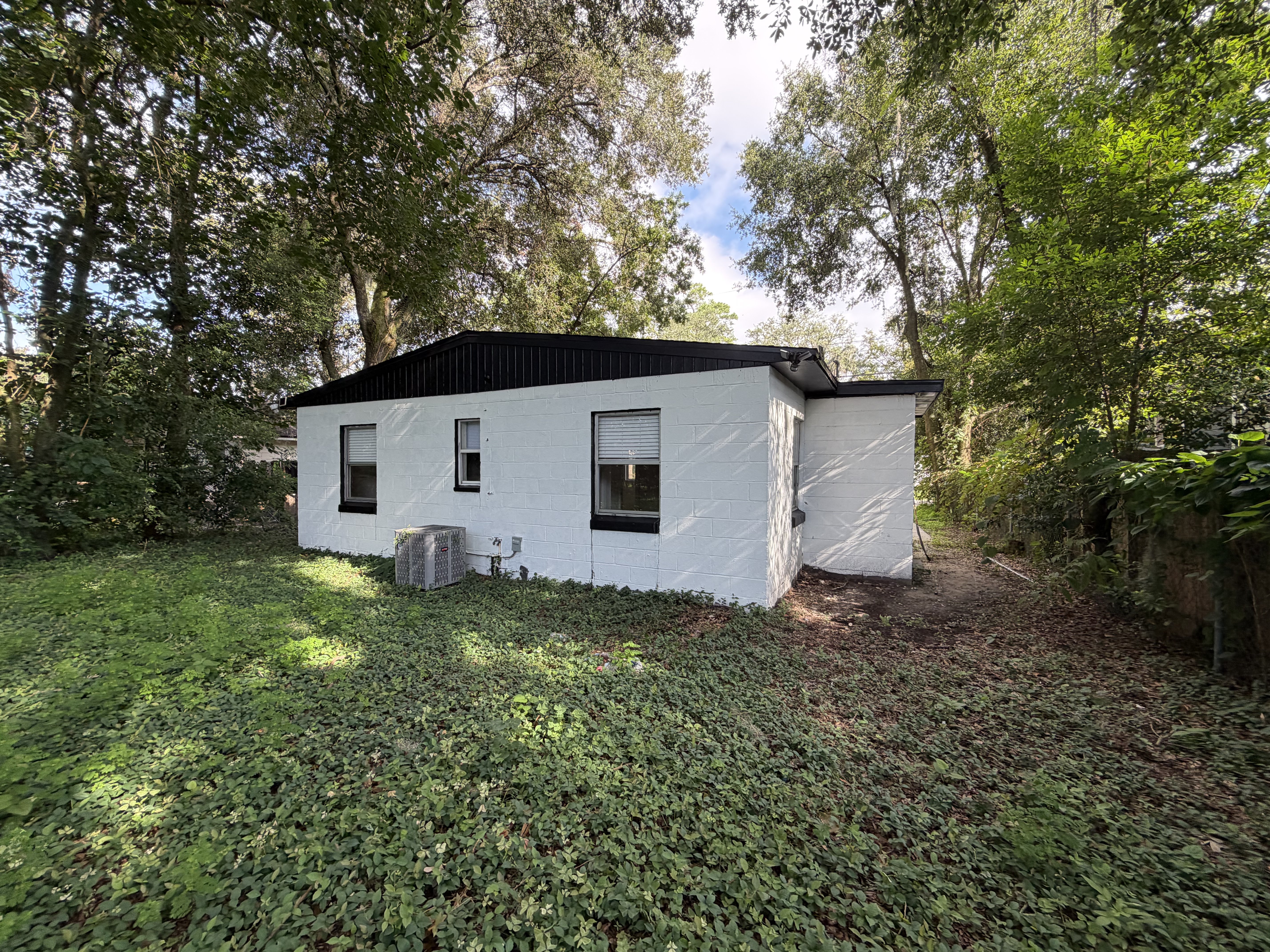 Photo 5 of 19 of 1834 Brooker Rd, Jacksonville, FL