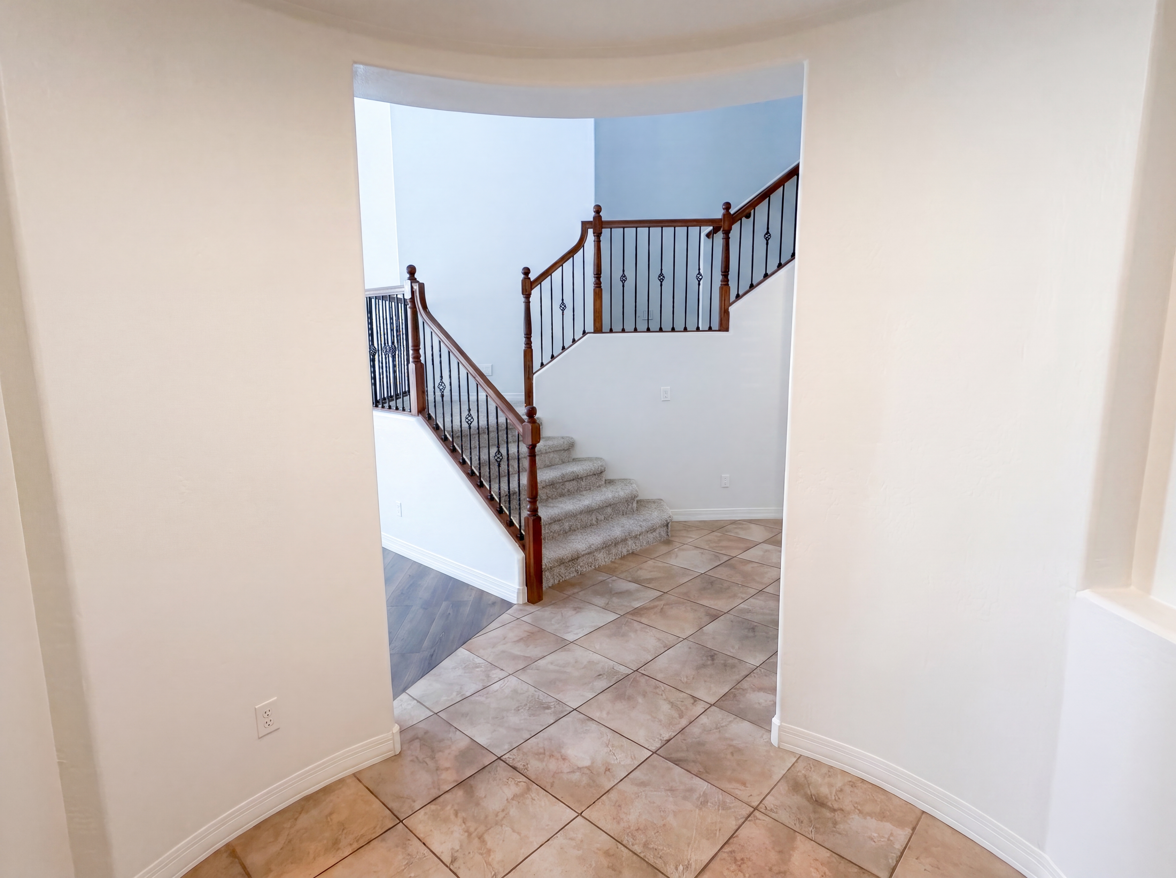Photo 12 of 37 of 5032 W Yearling Rd, Phoenix, AZ