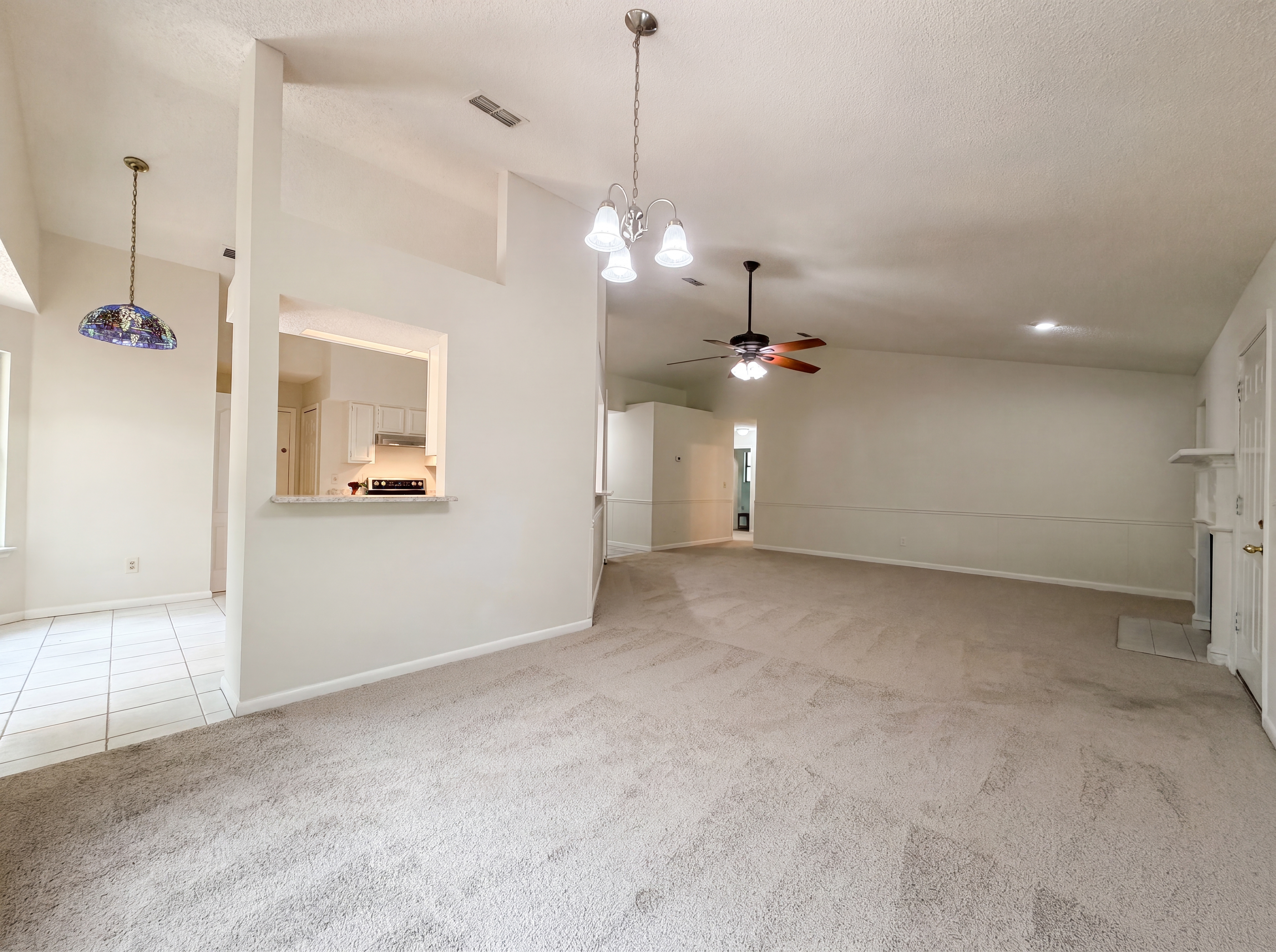 Photo 8 of 23 of 7737 Pepper Cir E, Jacksonville, FL