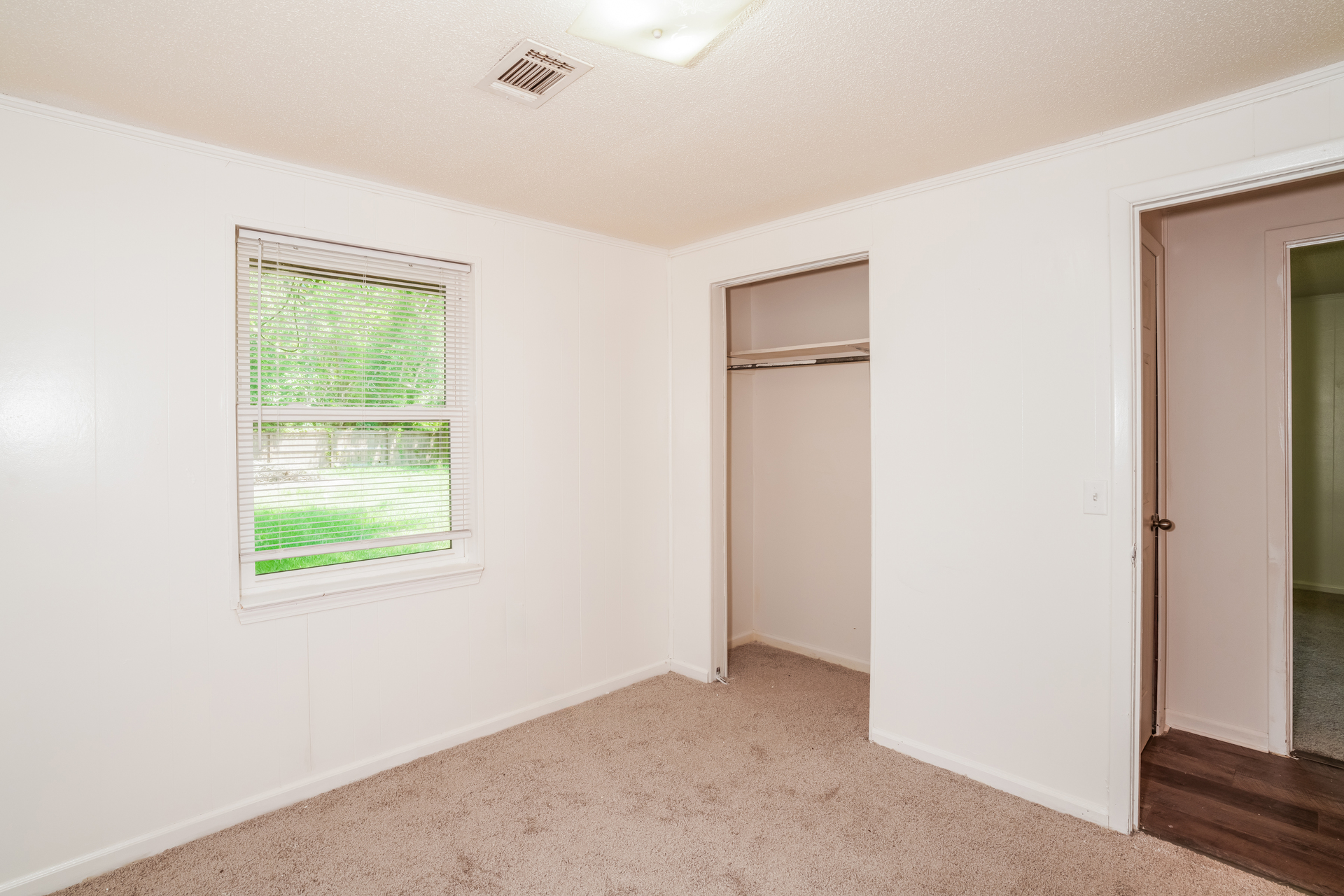 Photo 36 of 41 of 733 Sutton St, Jesup, GA