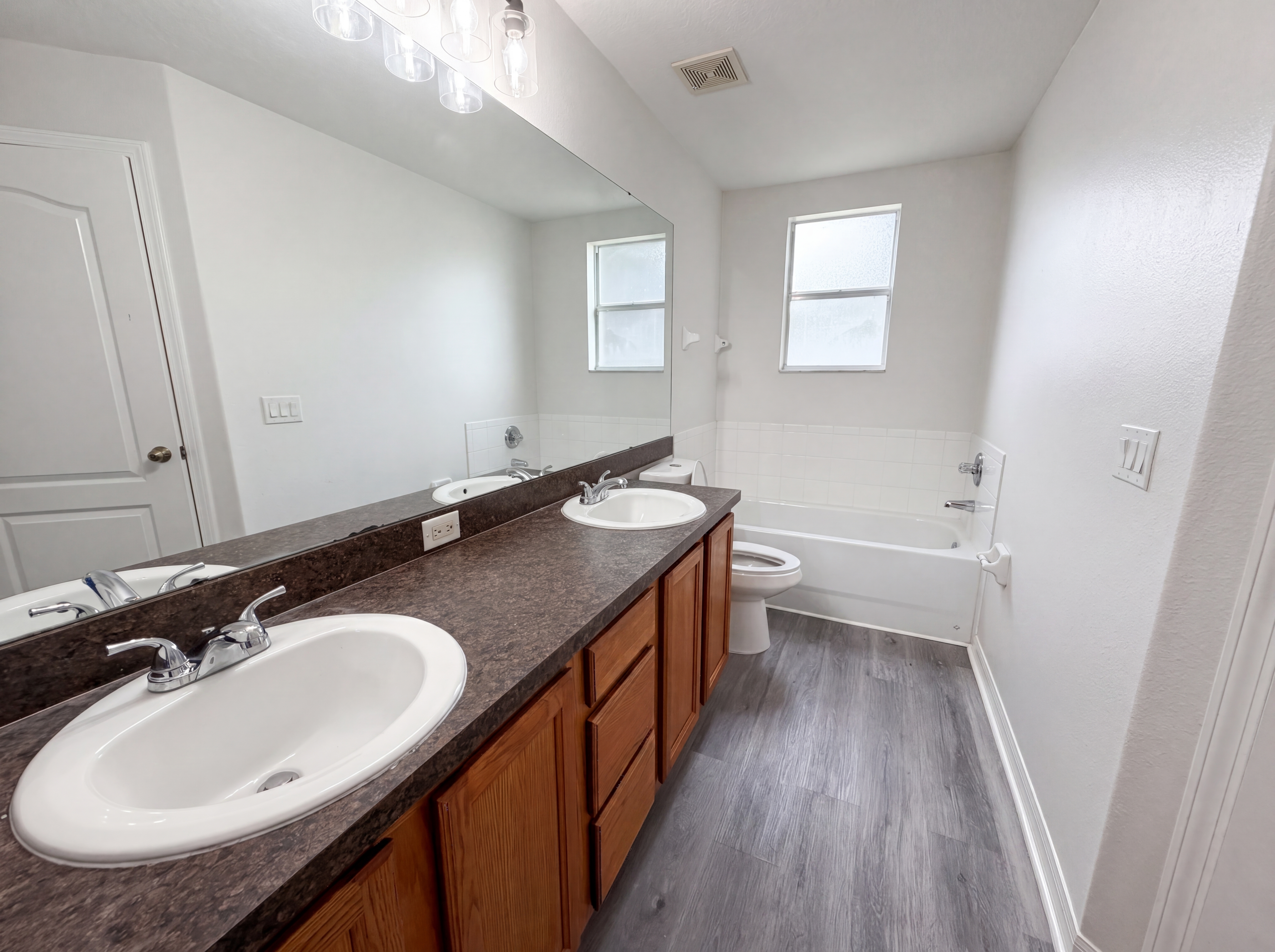 Photo 15 of 20 of 3408 Grove Blossom Ln, Plant City, FL