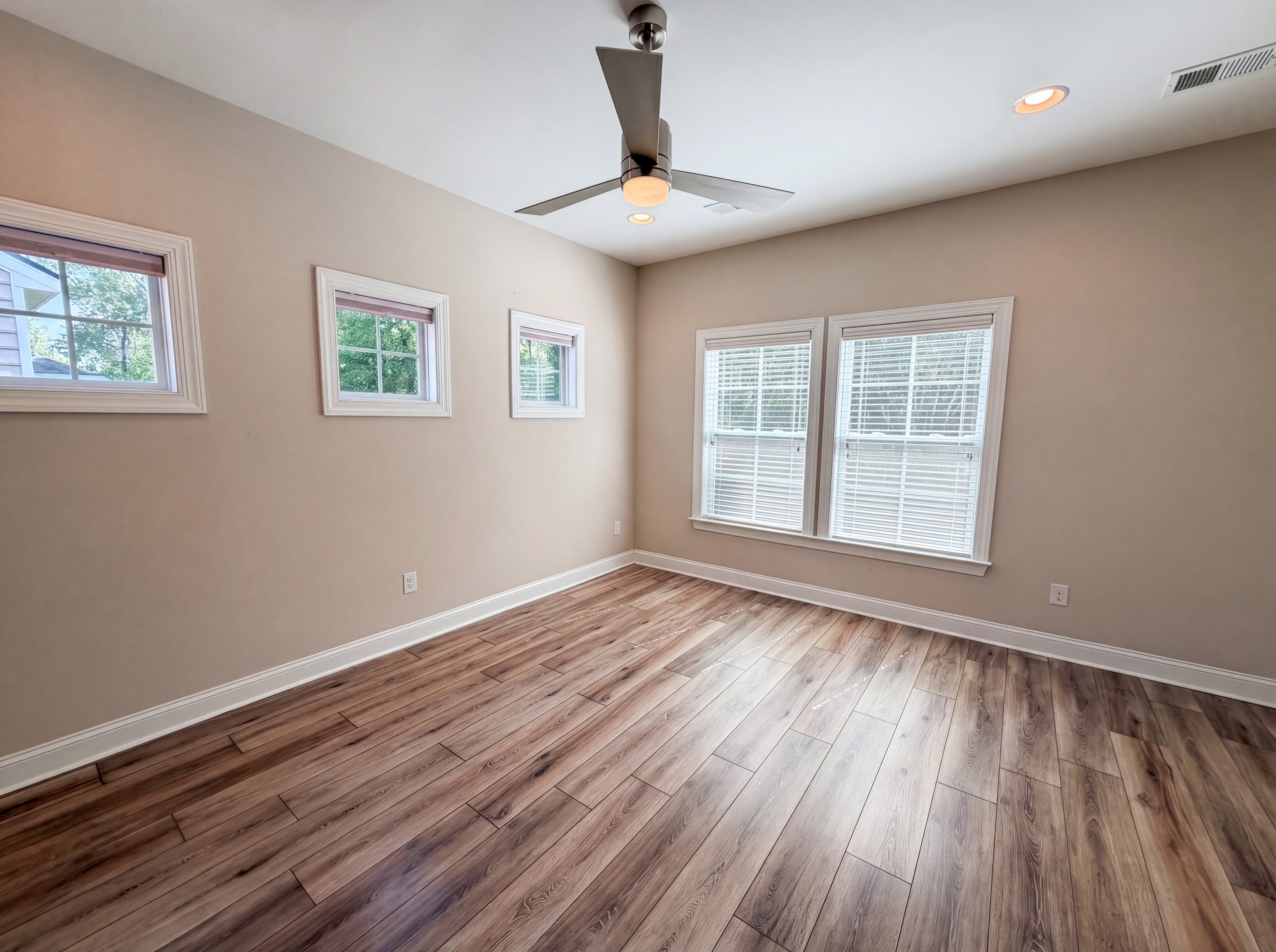 Photo 16 of 20 of 537 Nandina Dr, Goose Creek, SC