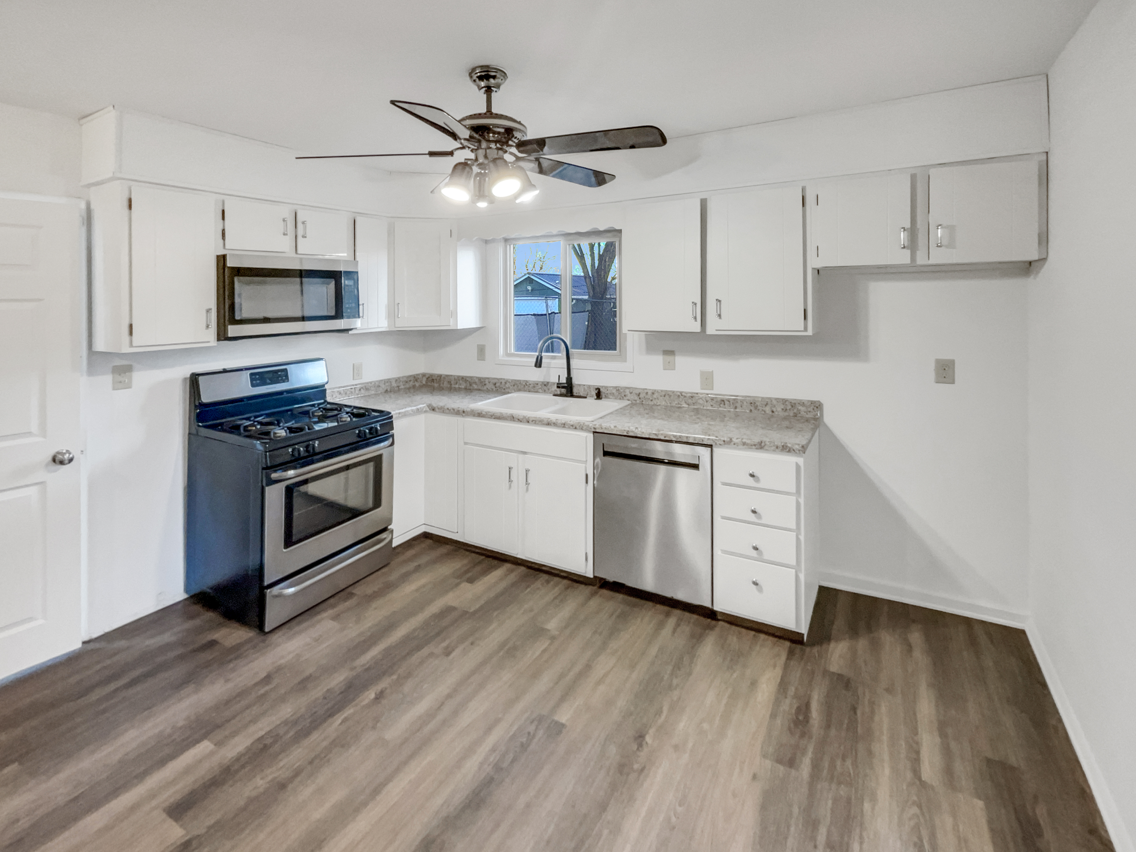 Photo 2 of 17 of 1204 Rockwood Ave, Colorado Springs, CO