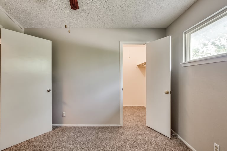 Photo 17 of 26 - 1826 Caldwell Dr, Garland, TX 75041