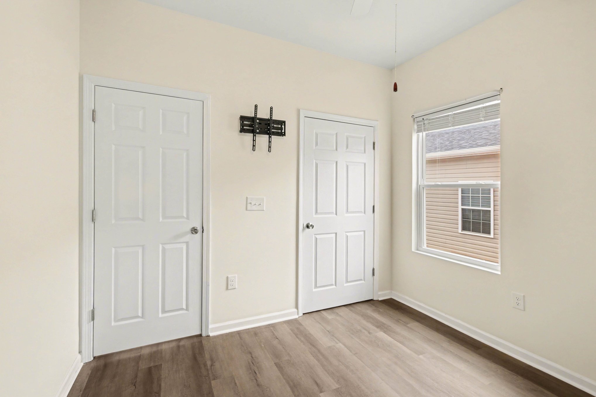 Photo 11 of 17 of 715 Meadowgreen Village Dr, Eden, NC