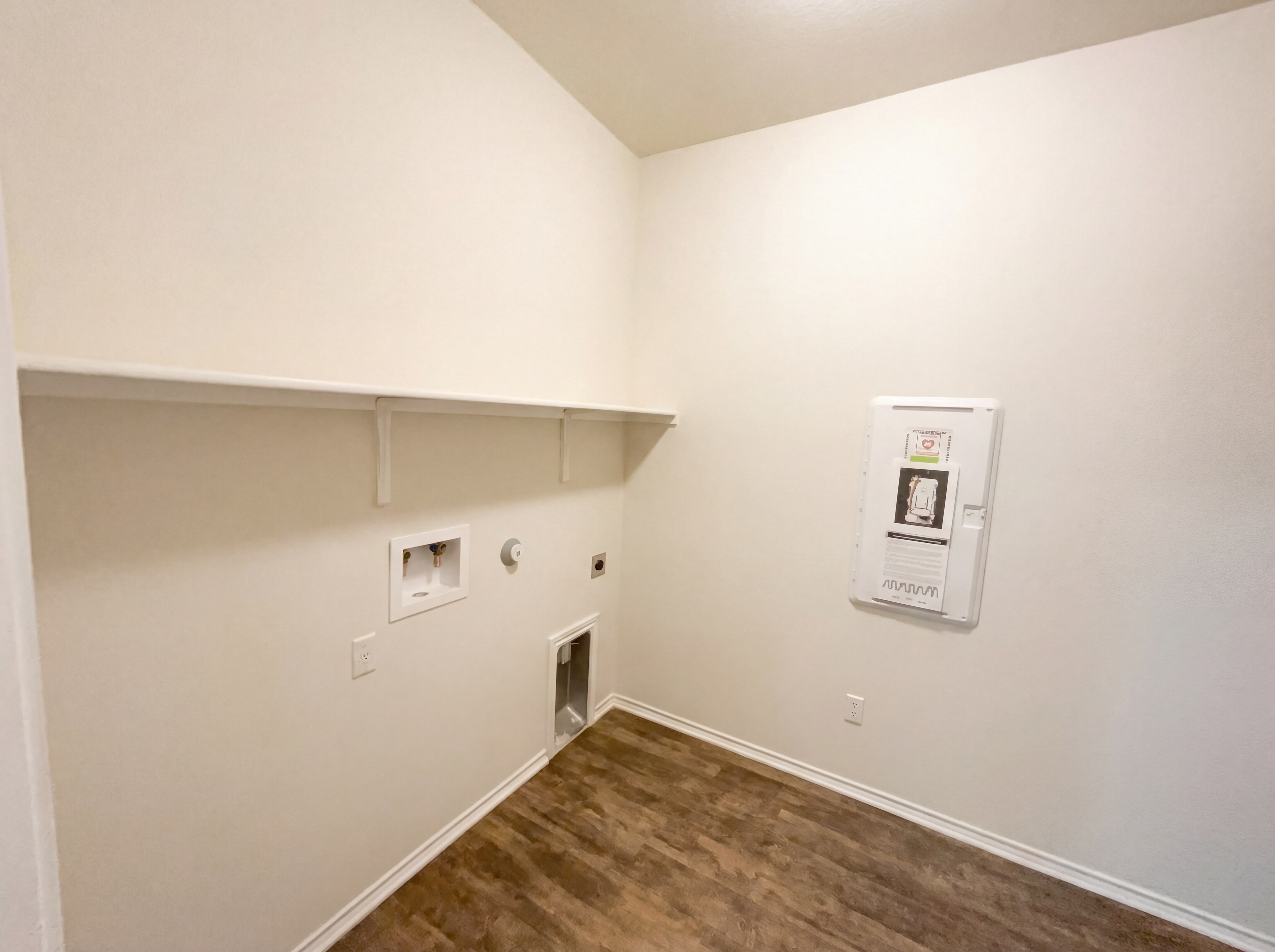 Photo 11 of 22 of 709 Hummingbird Ln, Leander, TX