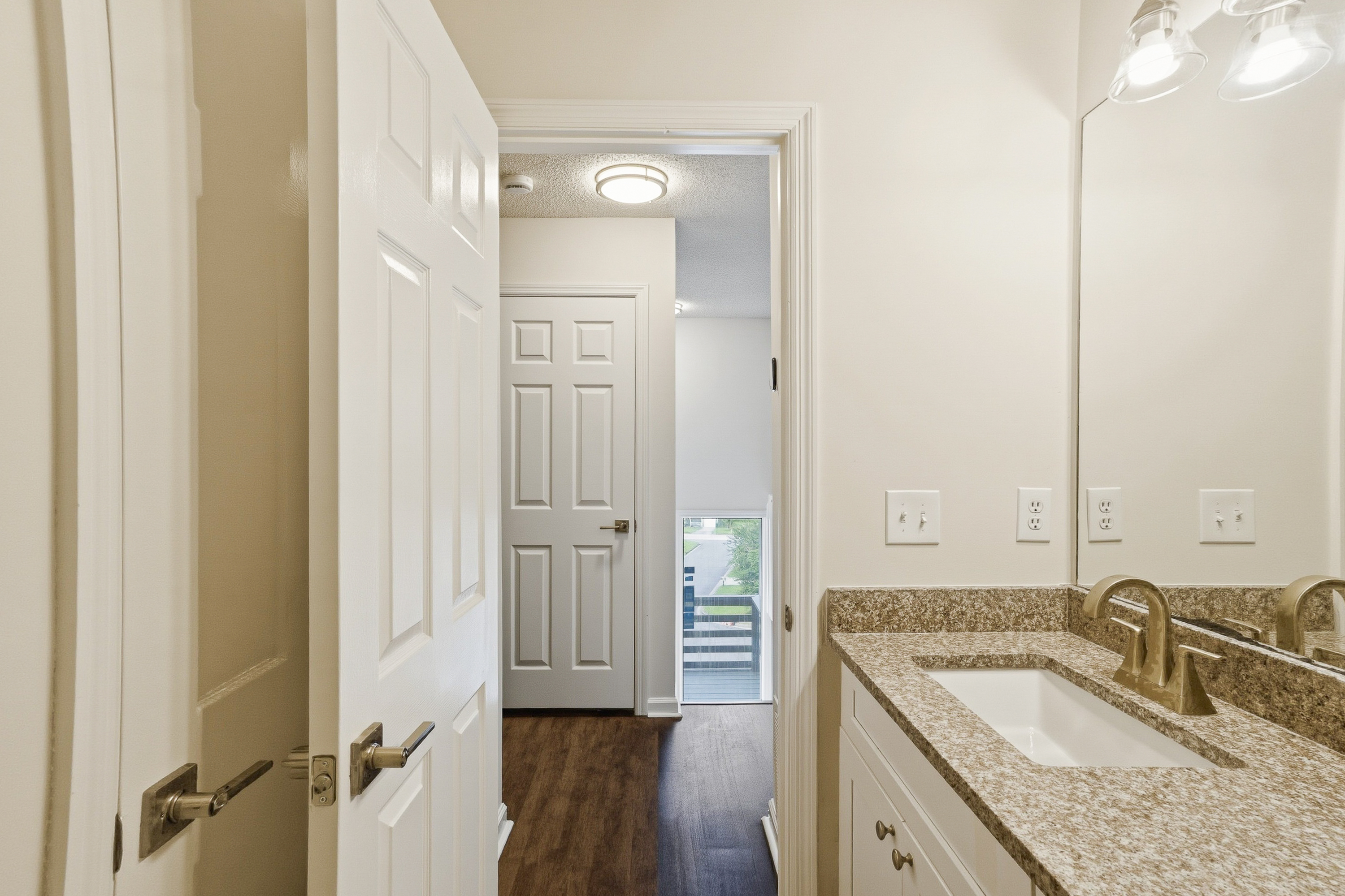 Photo 6 of 32 of 3318 Maison Ct, Lithonia, GA