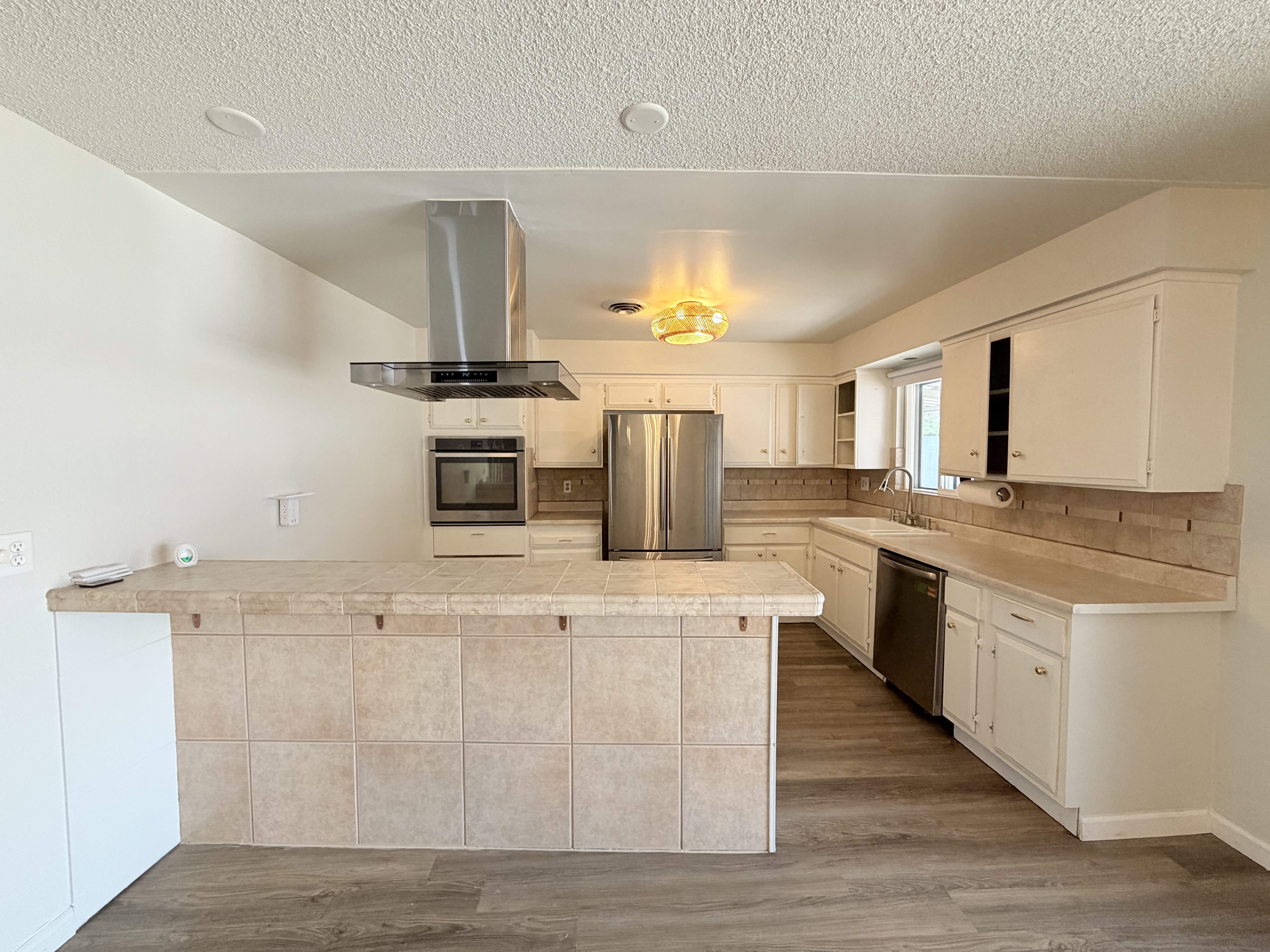 Photo 2 of 42 of 1483 Pawnee Dr, Las Vegas, NV
