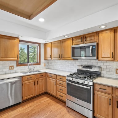 Property photo 2 of 30243 Pine Crest Dr