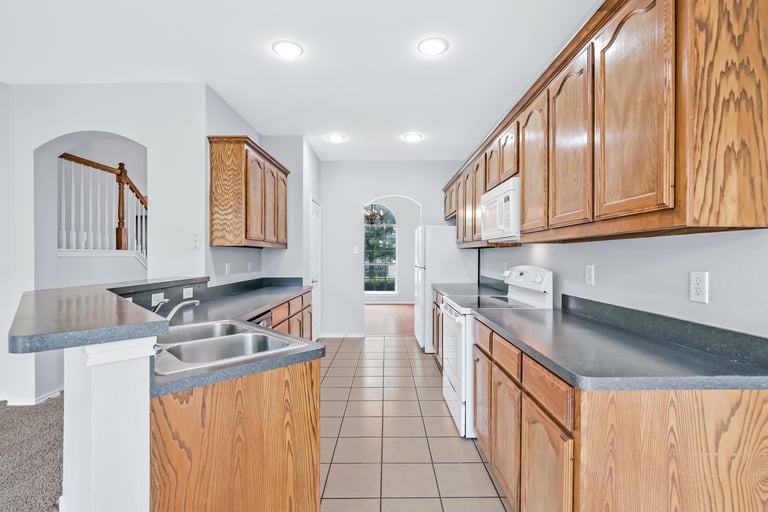 Photo 11 of 30 - 5813 Pearl Oyster Ln, Fort Worth, TX 76179