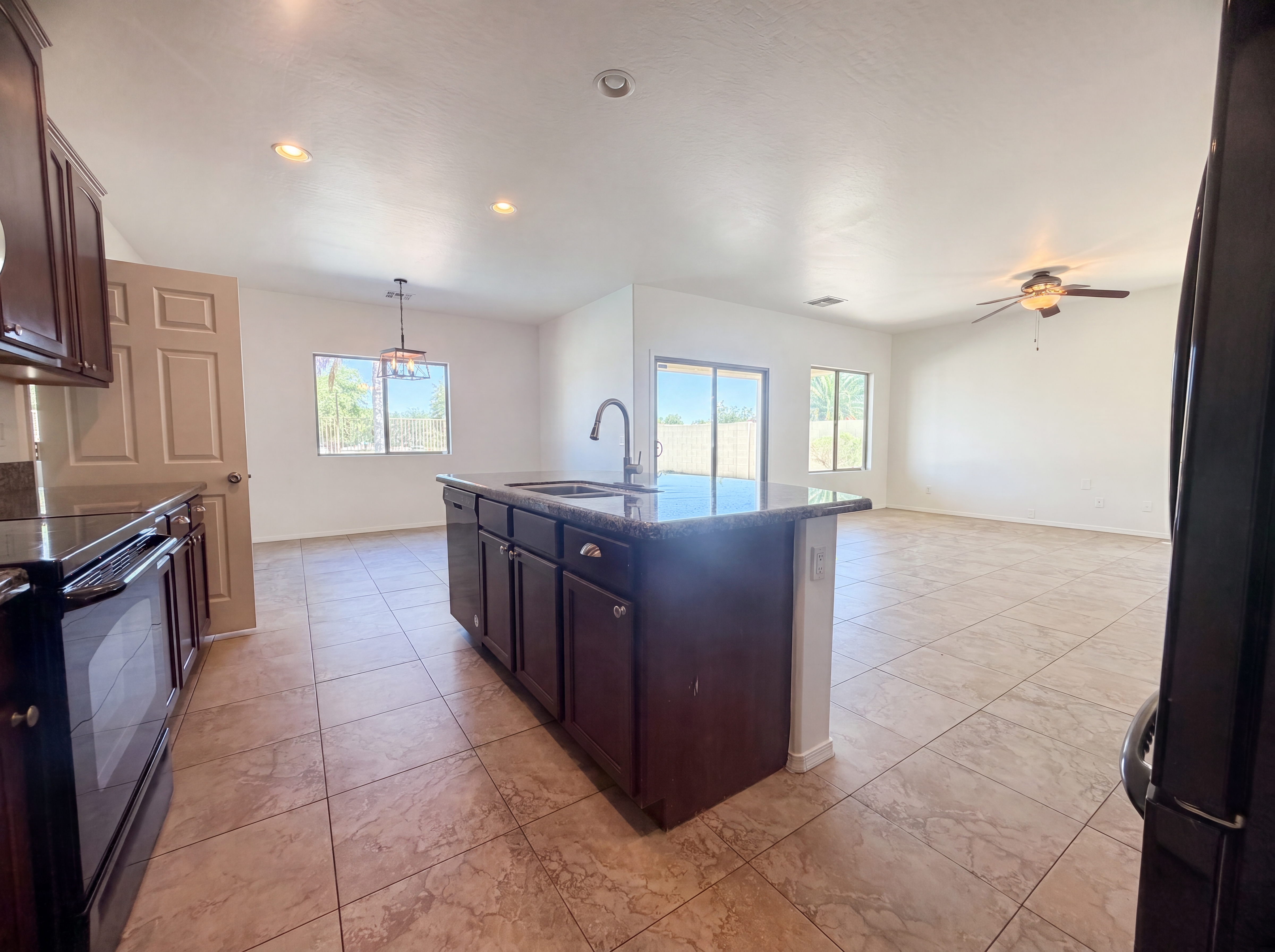 Photo 2 of 25 of 38487 N Lamar Dr, San Tan Valley, AZ