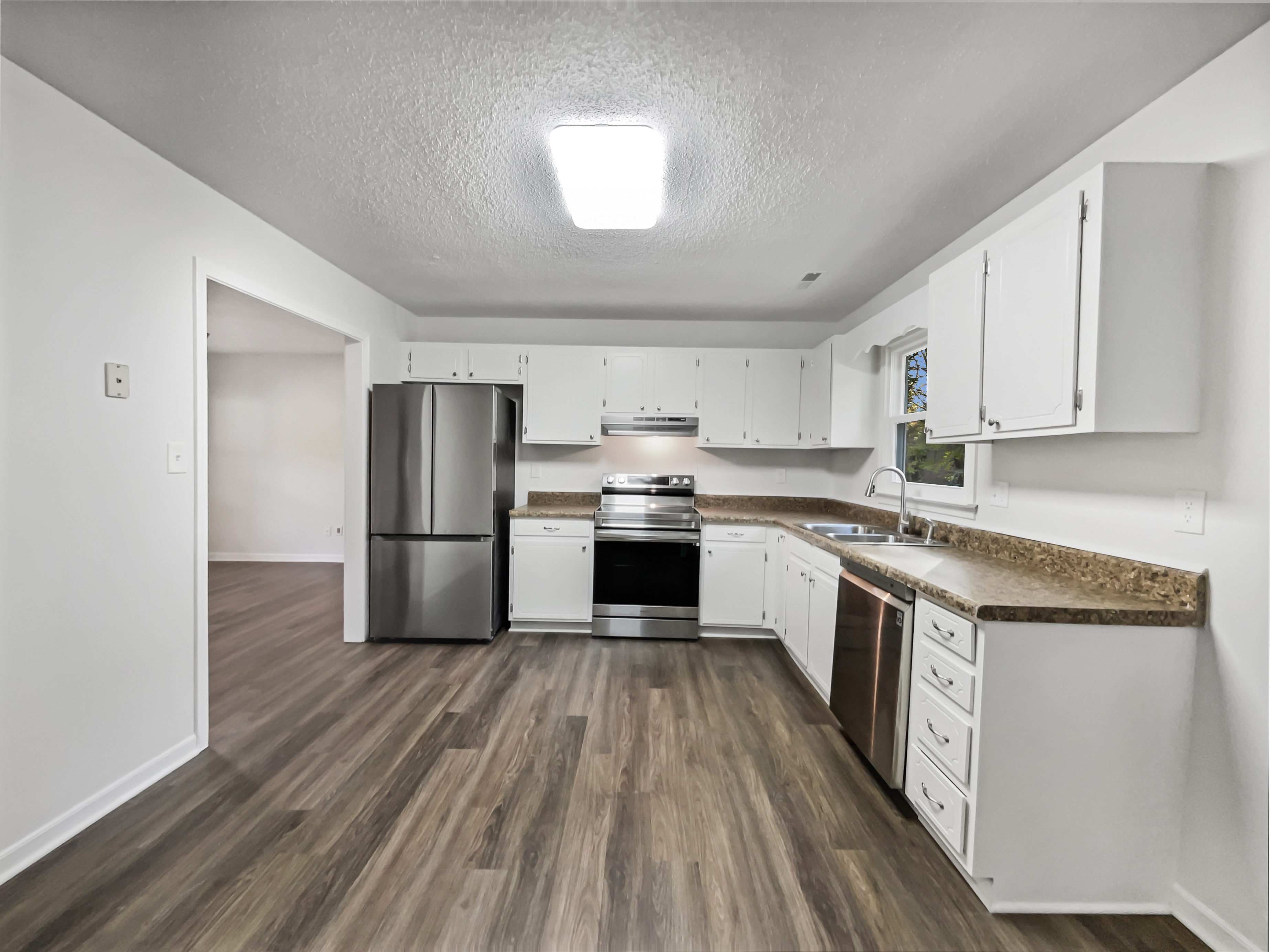 Photo 11 of 18 of 4051 Gordon Ct, Winston Salem, NC