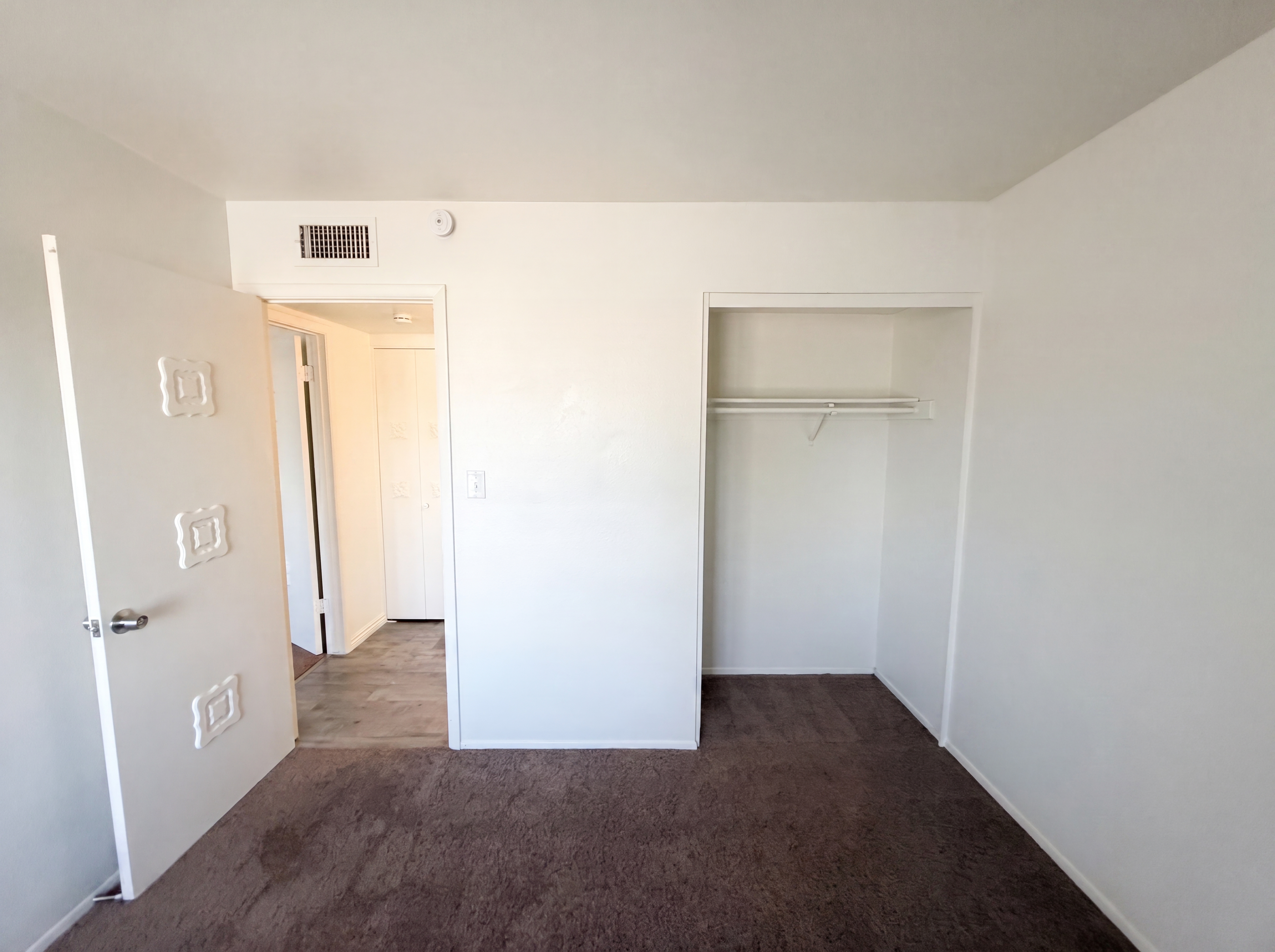 Photo 13 of 17 of 8446 N 34th Dr, Phoenix, AZ