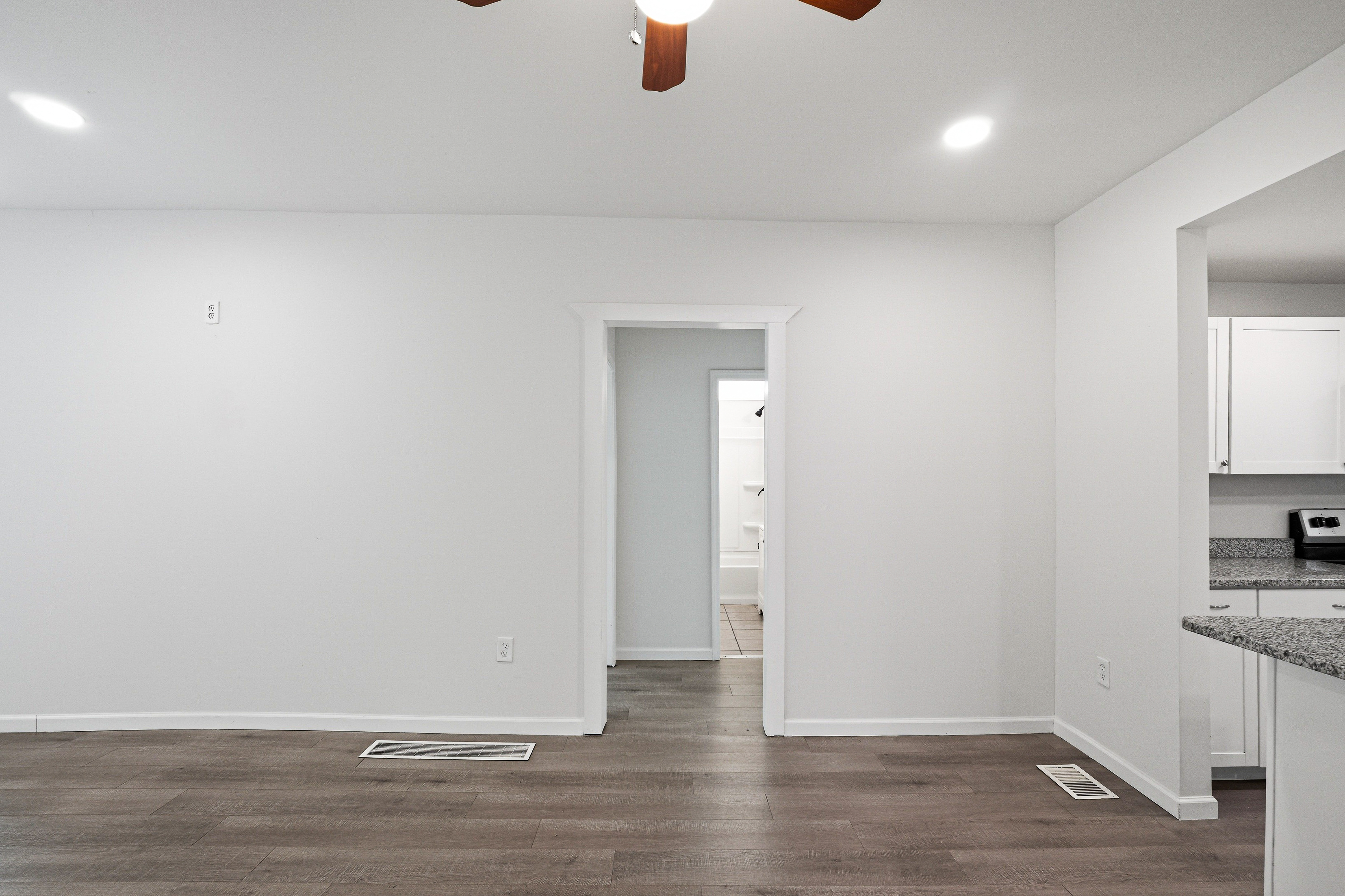 Photo 10 of 25 of 1233 Oakland Dr SW, Atlanta, GA