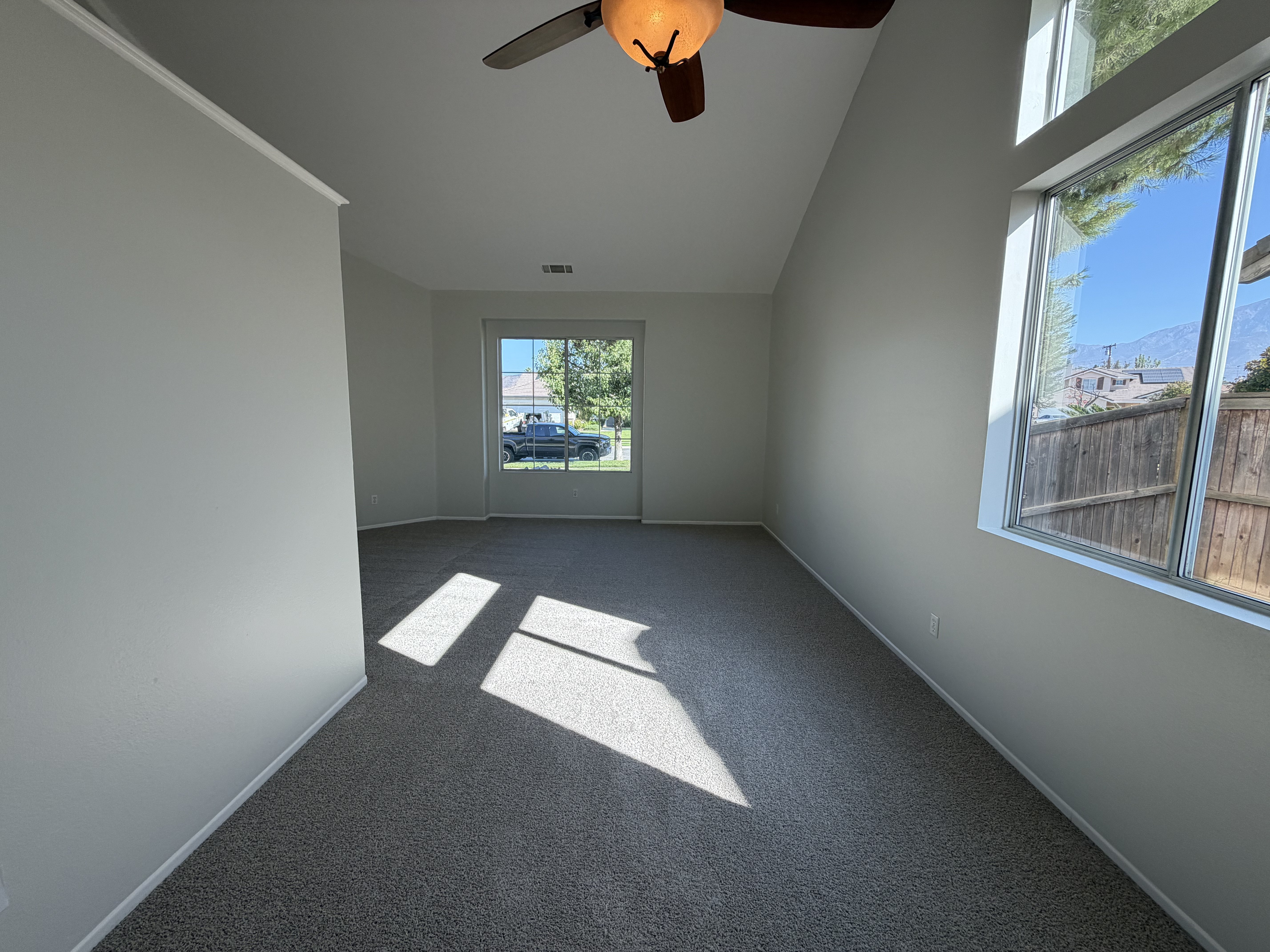 Photo 3 of 26 of 33825 Glenoaks Dr, Yucaipa, CA