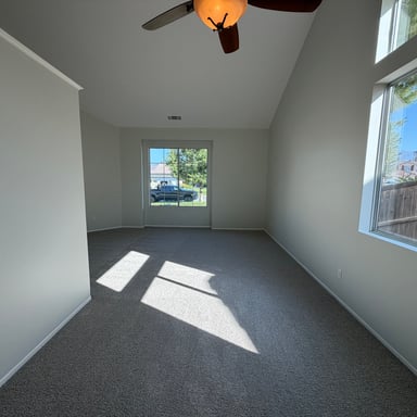 Property photo 3 of 33825 Glenoaks Dr