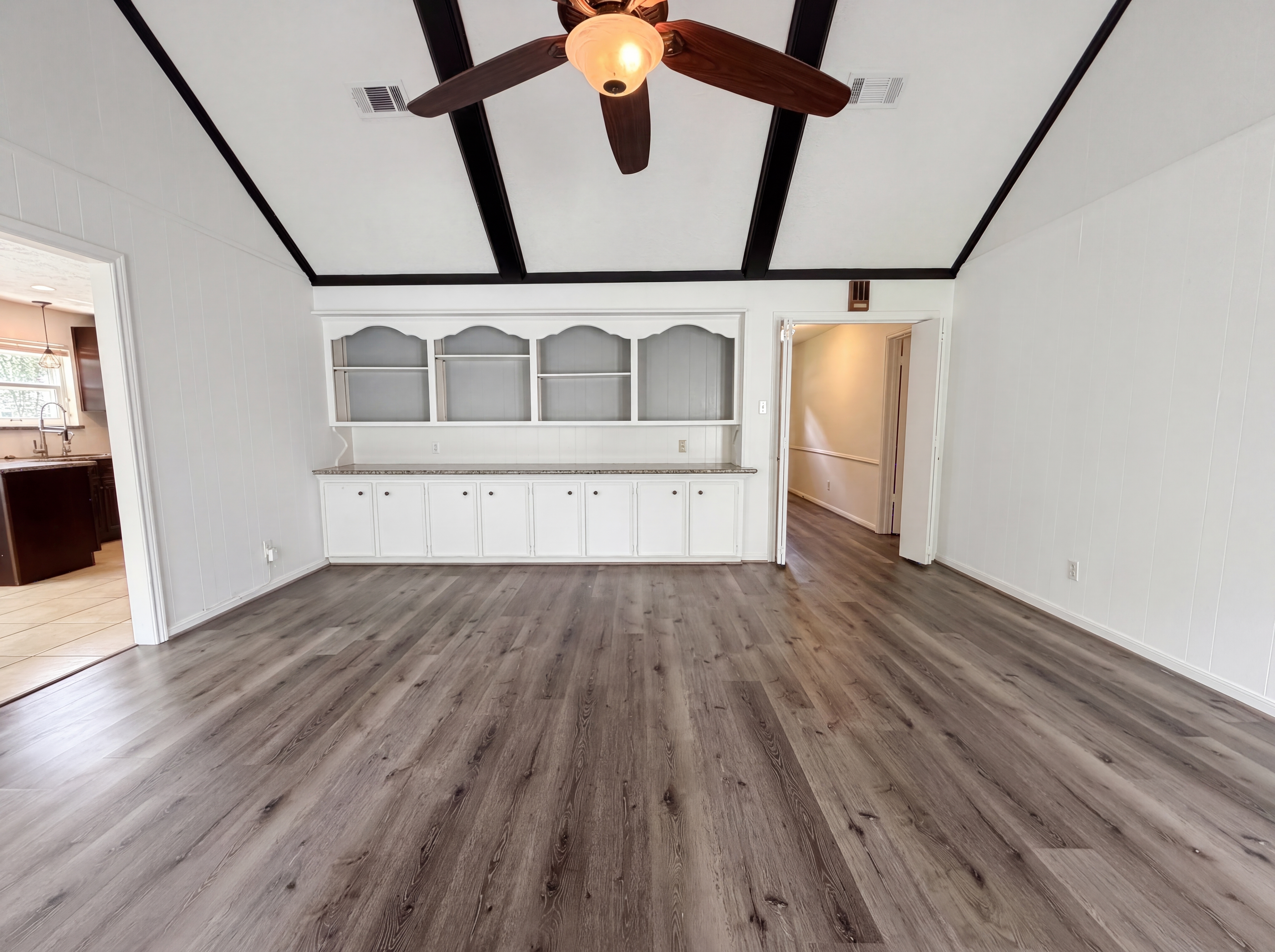 Photo 11 of 24 of 7807 Bideford Ln, Houston, TX