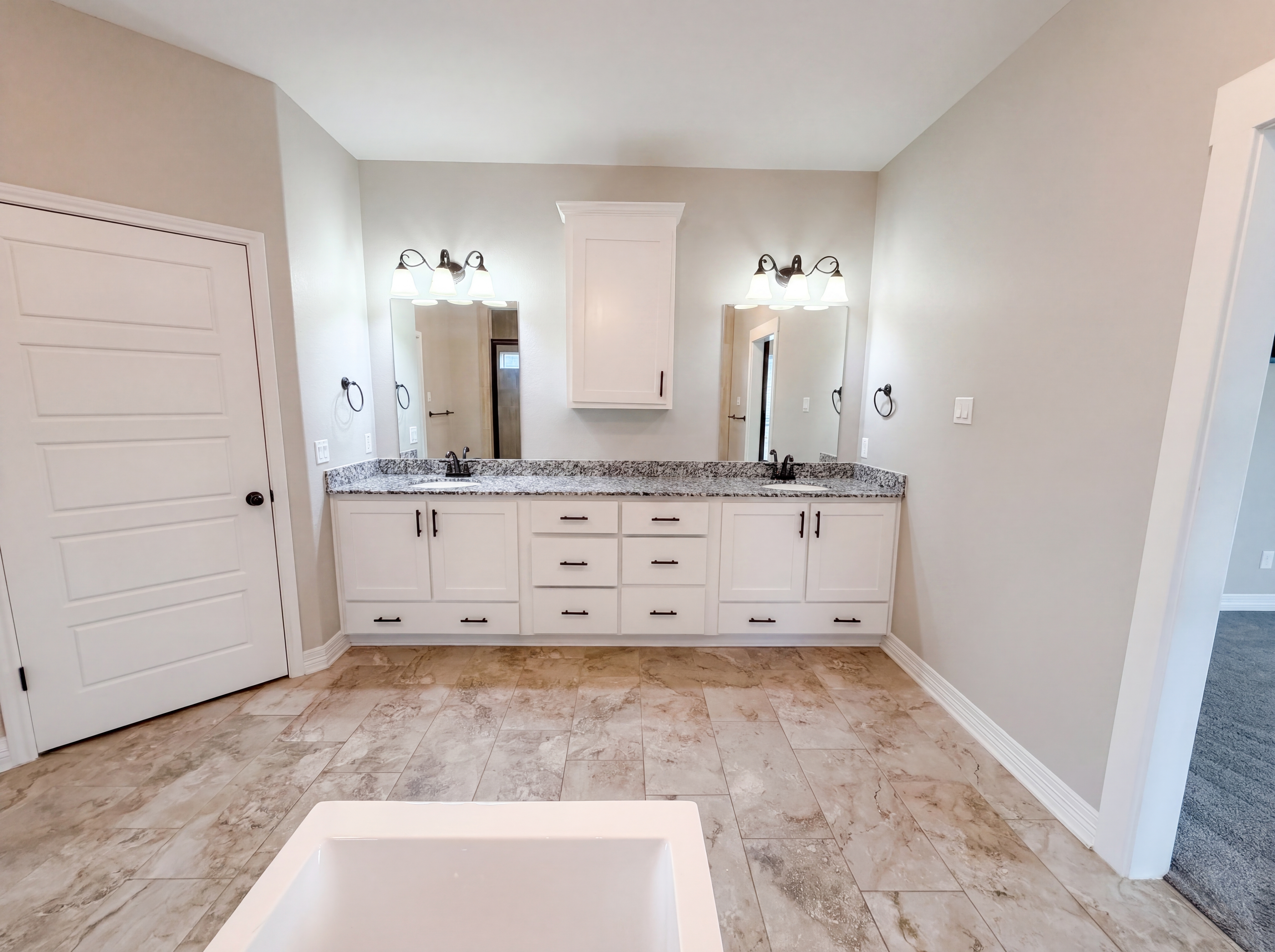 Photo 13 of 21 of 6112 Wye Oak Dr, Salado, TX