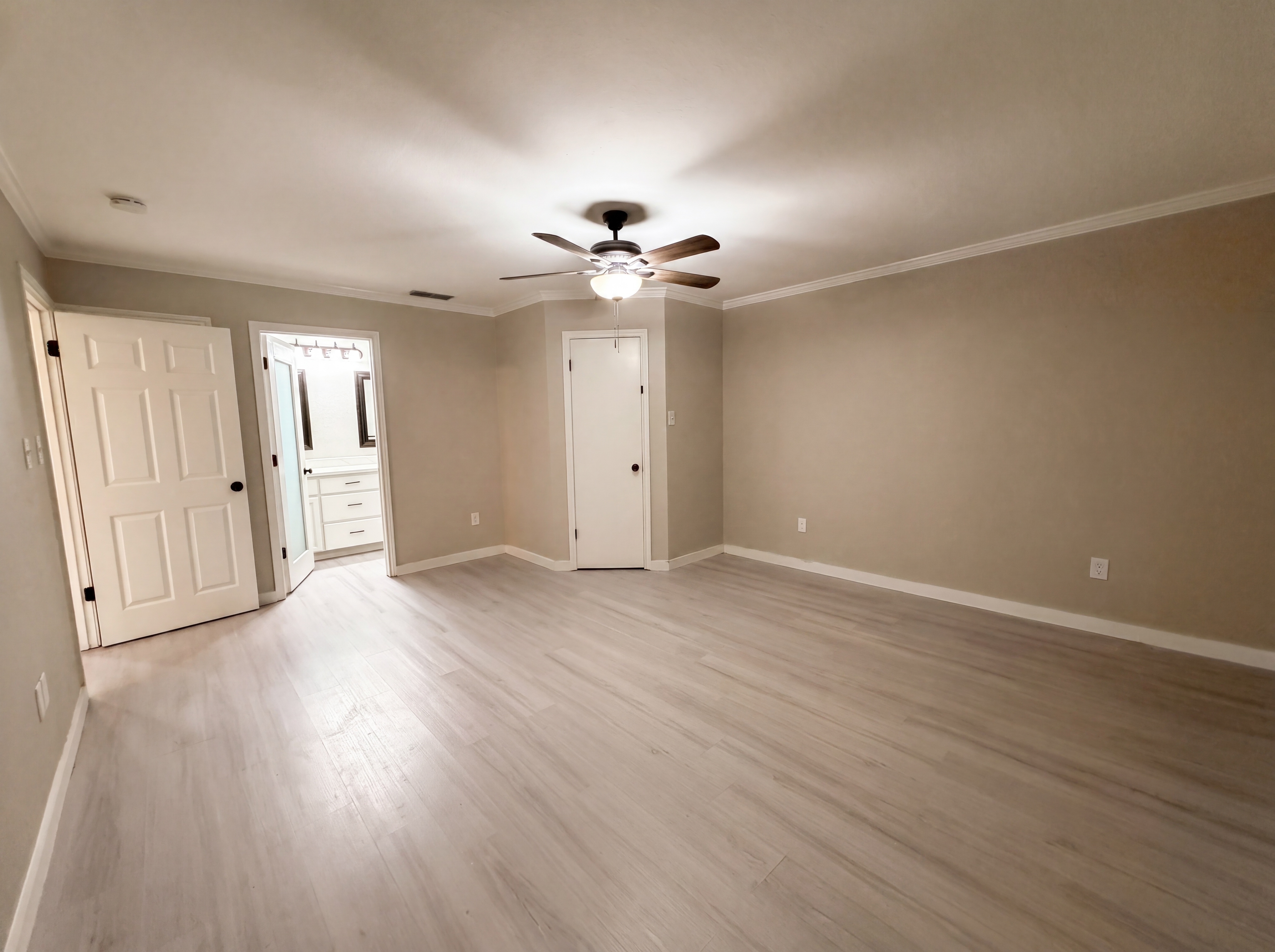Photo 10 of 18 of 13214 Deepwater Cir, Corpus Christi, TX
