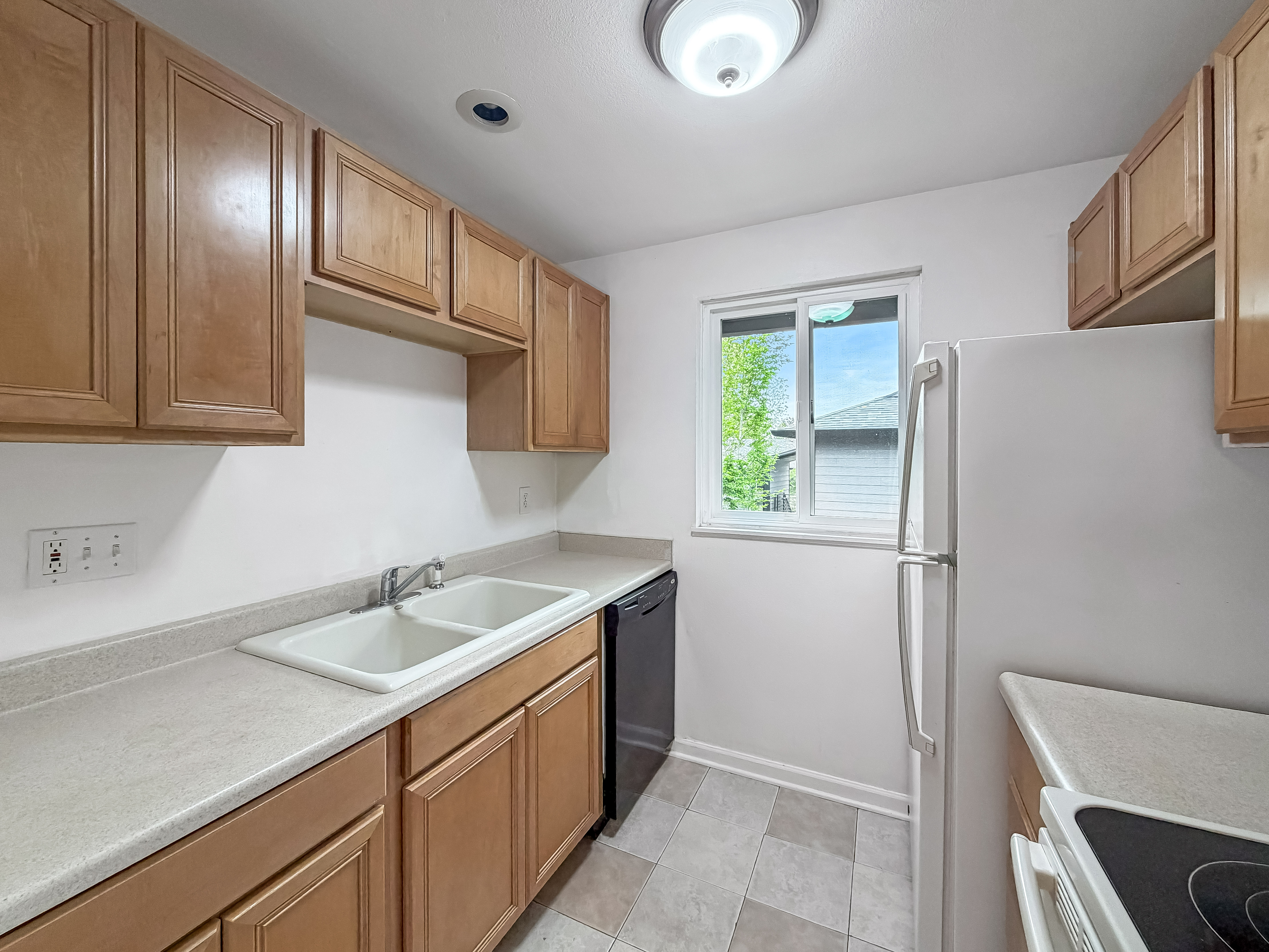 Photo 11 of 15 of 12642 NW Barnes Rd, Portland, OR
