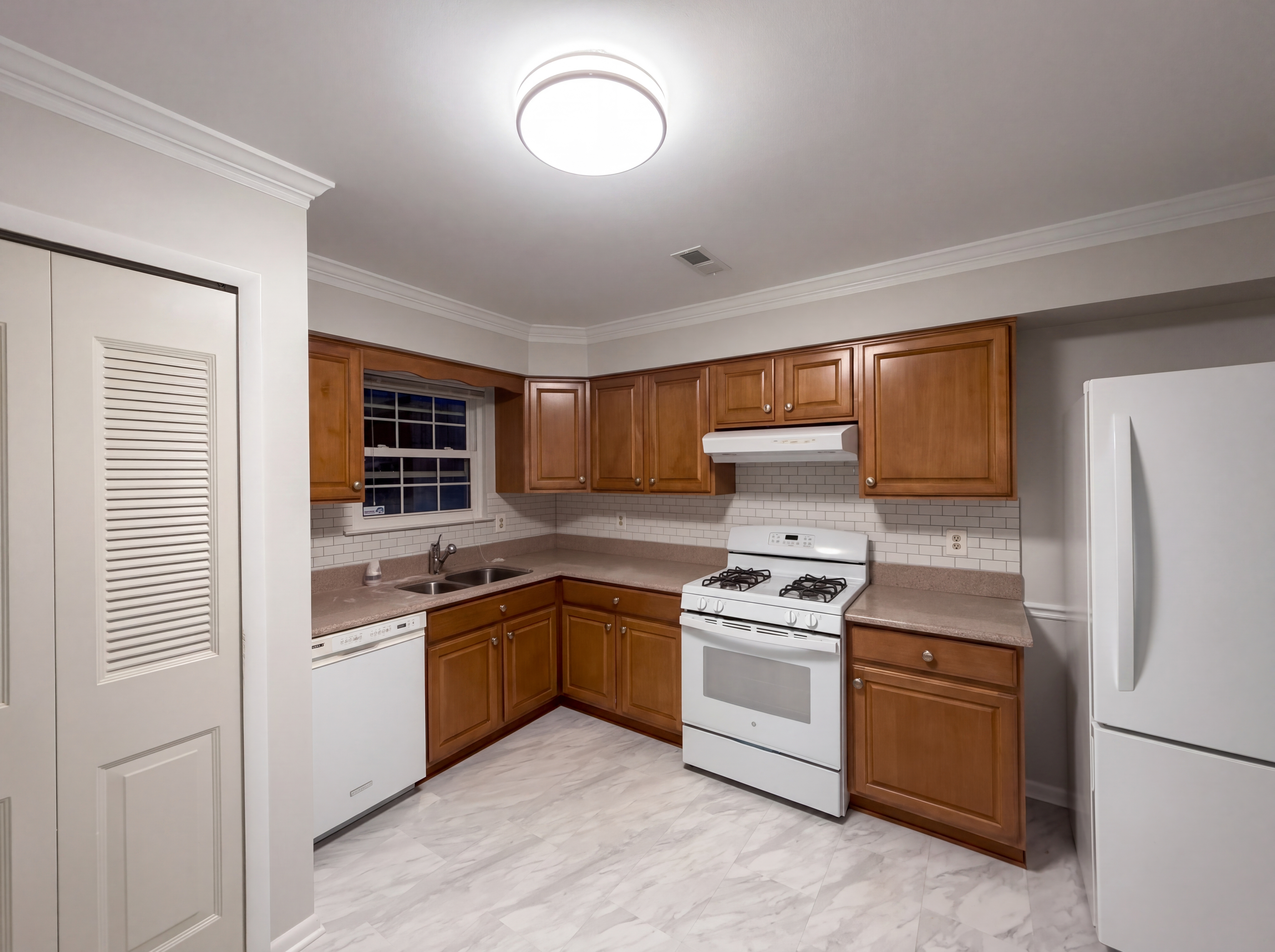 Photo 2 of 23 of 14281 Princedale Dr, Woodbridge, VA