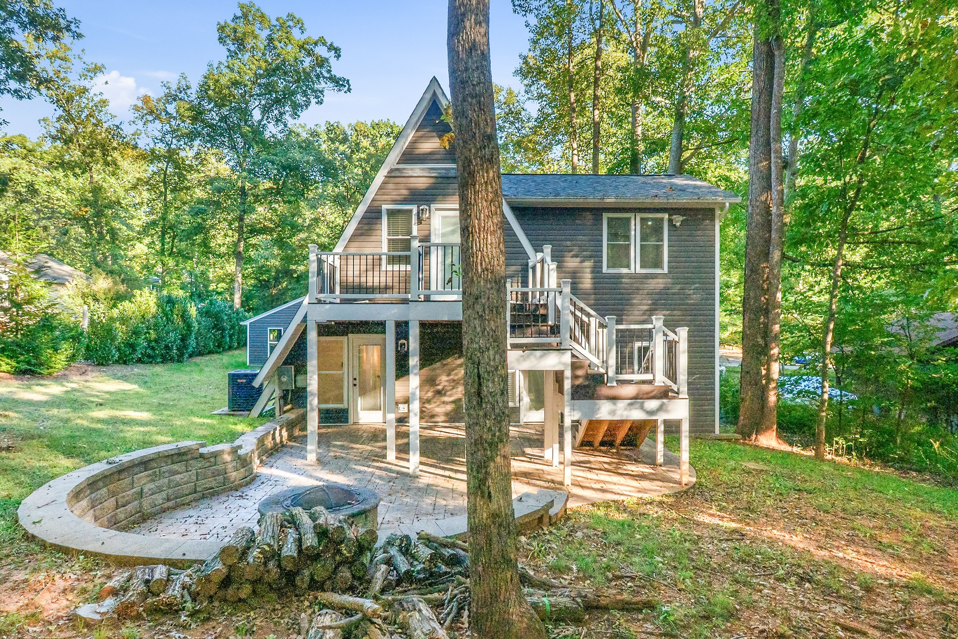 Photo 5 of 48 of 3419 Lakeview Pkwy, Locust Grove, VA