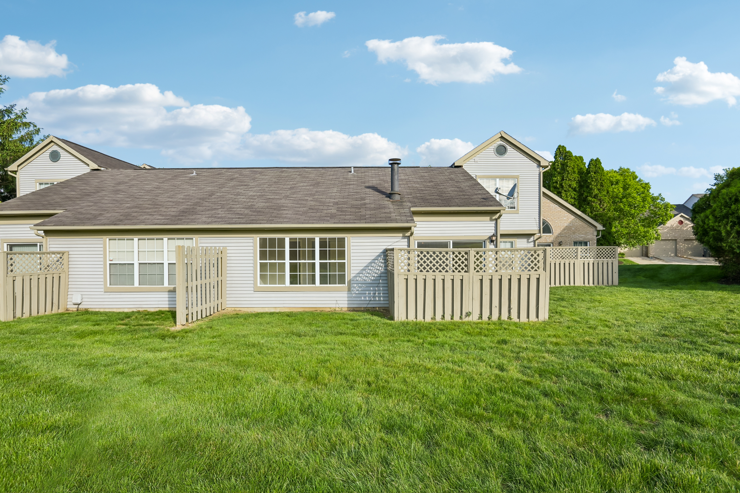 Photo 5 of 42 of 3711 Magenta Ln, Indianapolis, IN