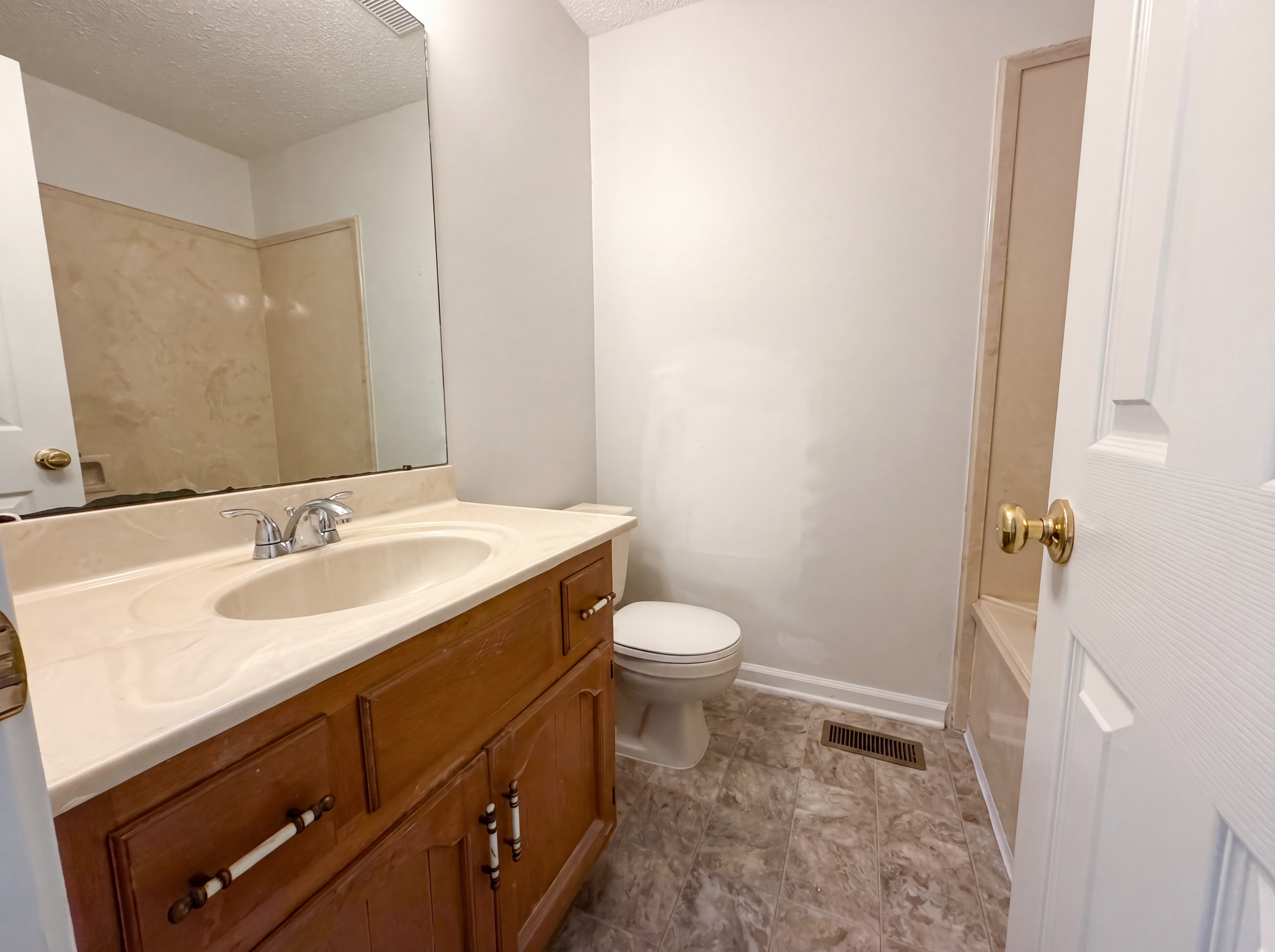 Photo 10 of 20 of 5816 Janet Dr, Trussville, AL