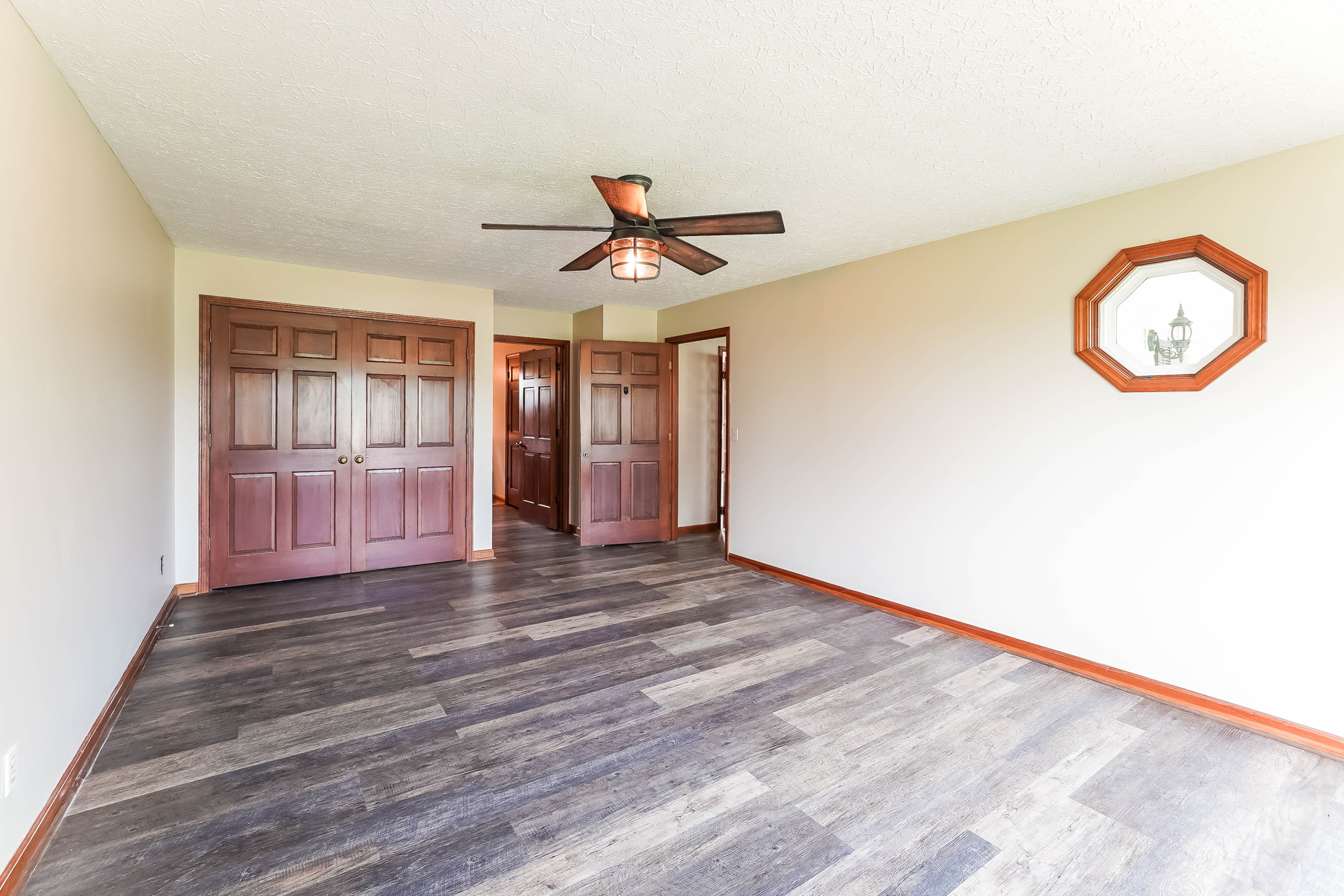 Photo 6 of 20 of 5990 Clarksville Rd, Russellville, KY
