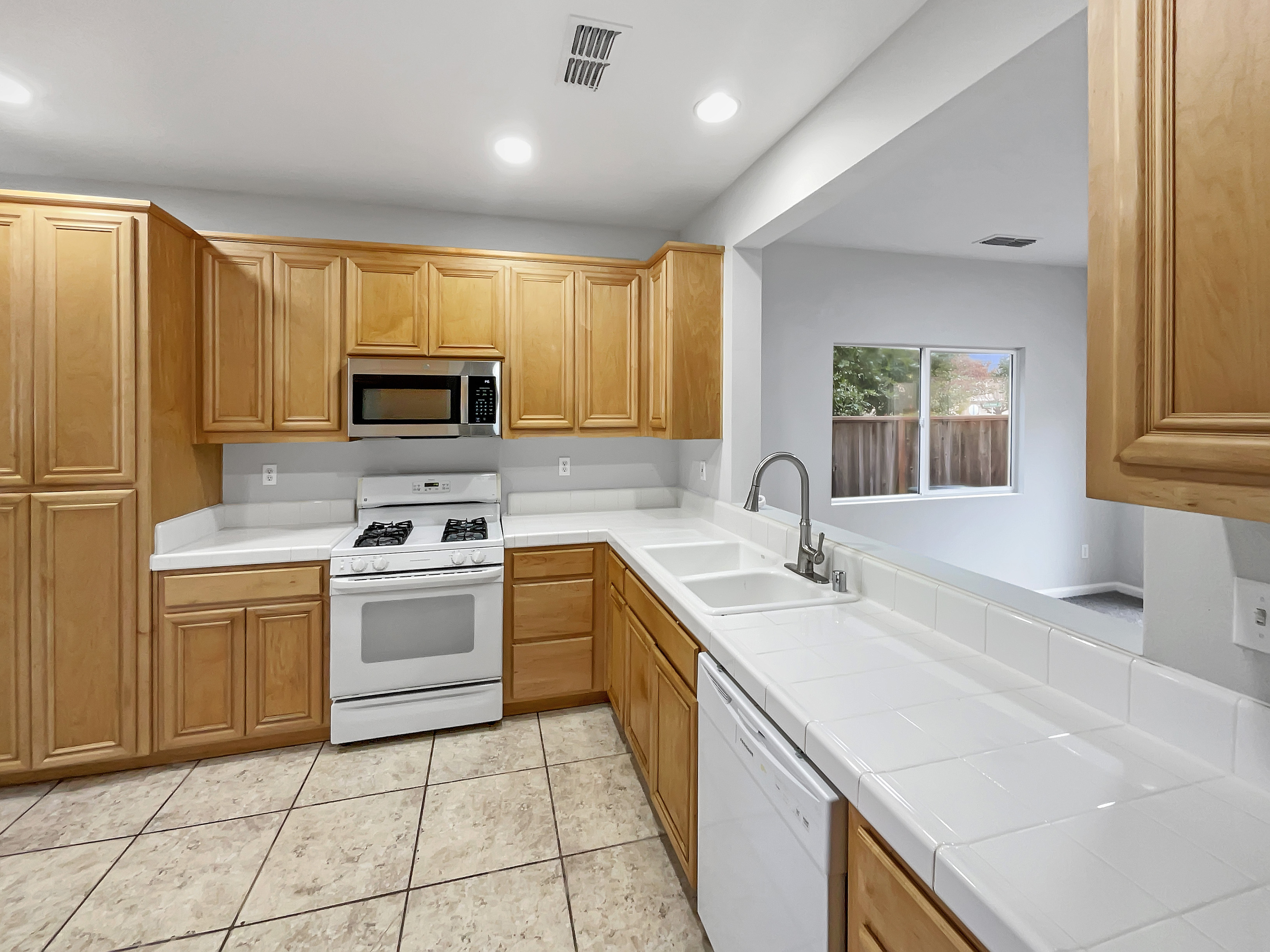 Photo 9 of 23 of 4455 Meadow Valley Cir, Fairfield, CA