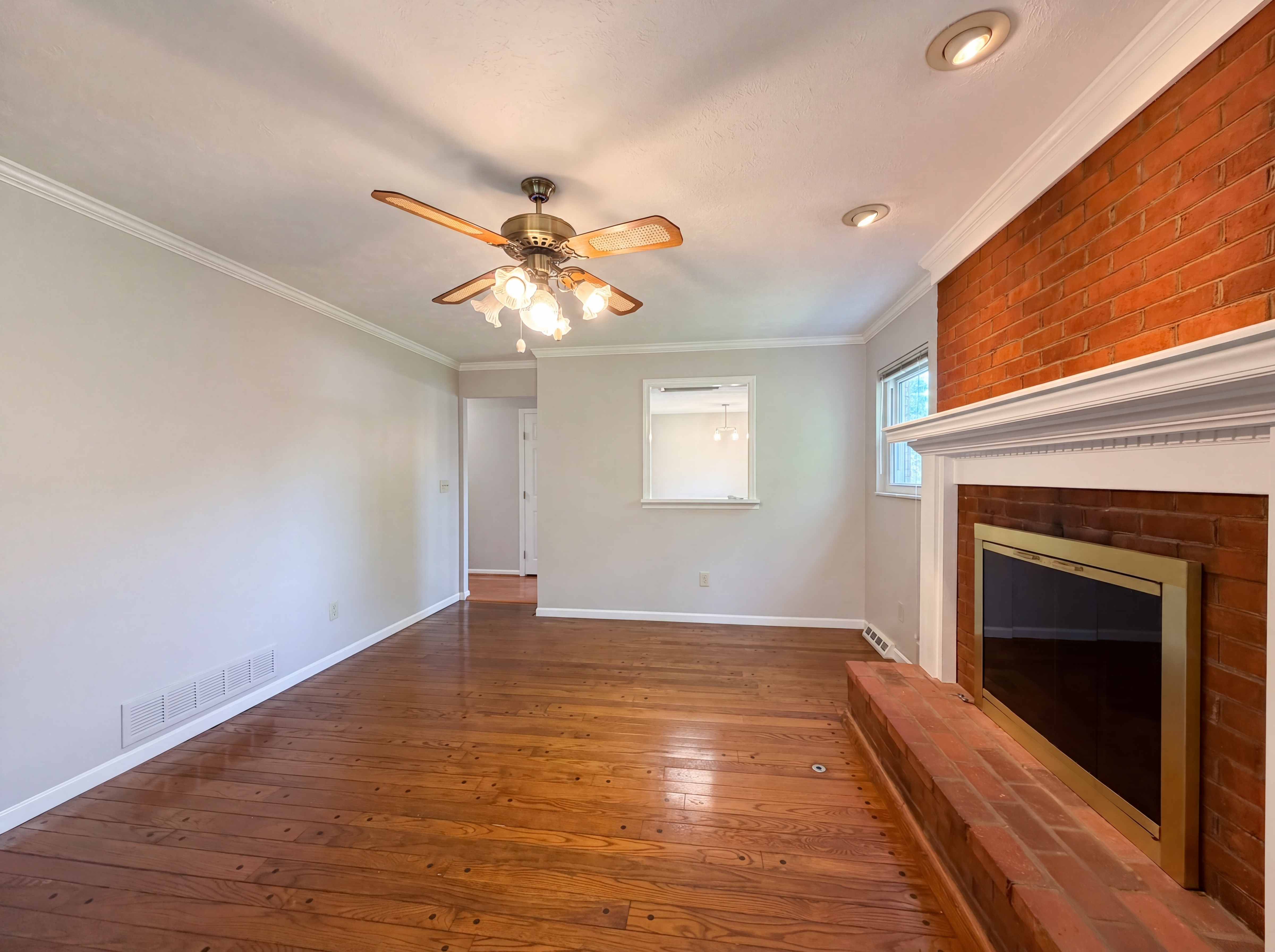 Photo 12 of 22 of 2086 Resor Rd, Fairfield, OH