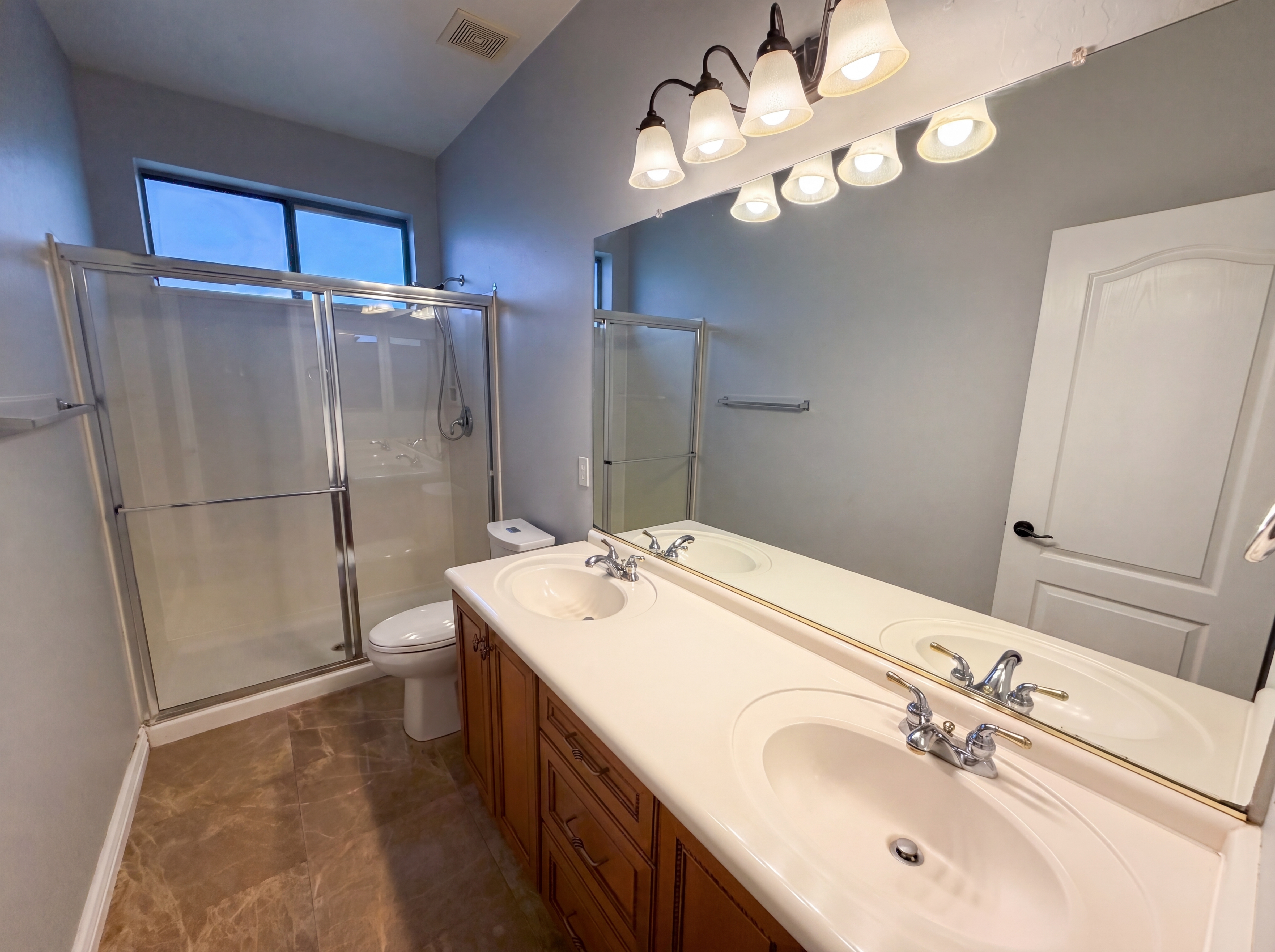 Photo 6 of 39 of 2113 W Eagle Feather Rd, Phoenix, AZ