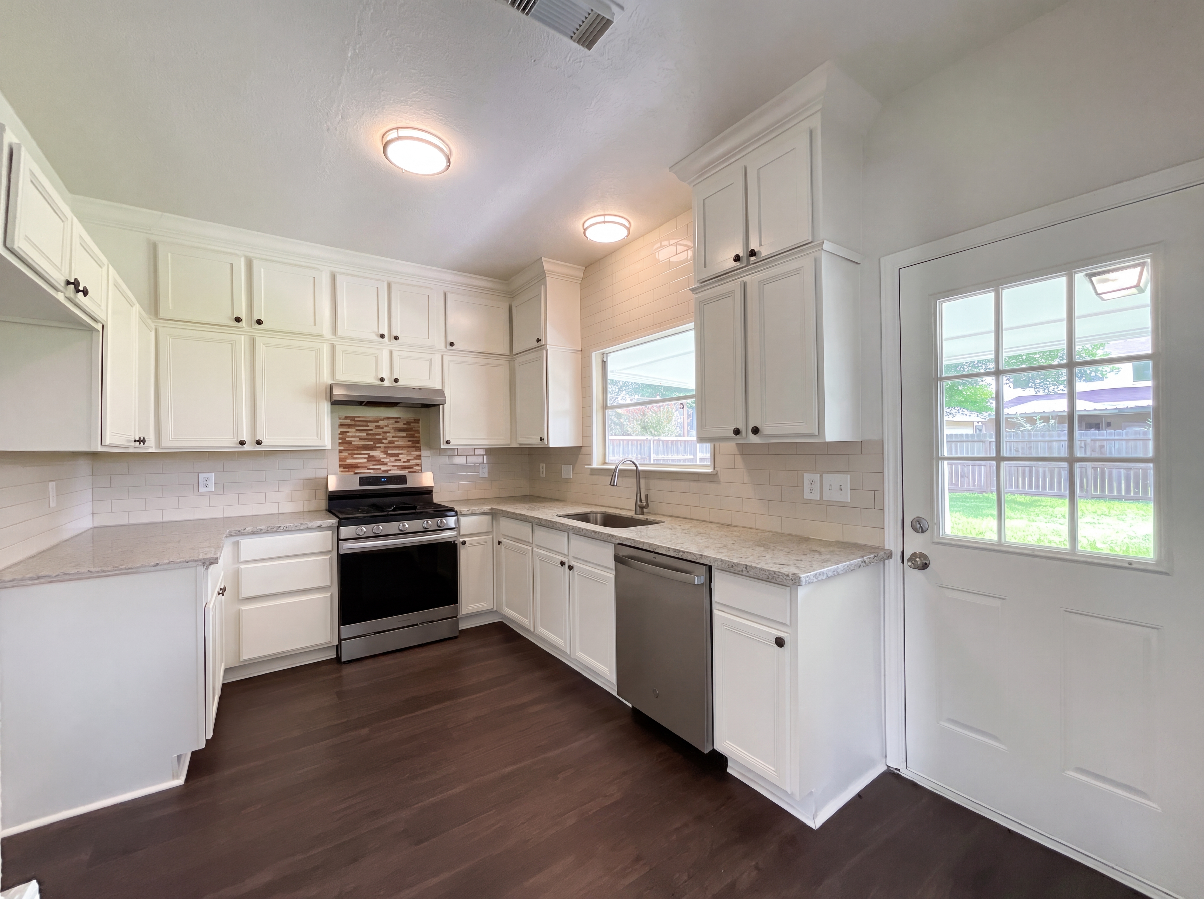 Photo 8 of 17 of 3035 Killdeer Ln, Humble, TX