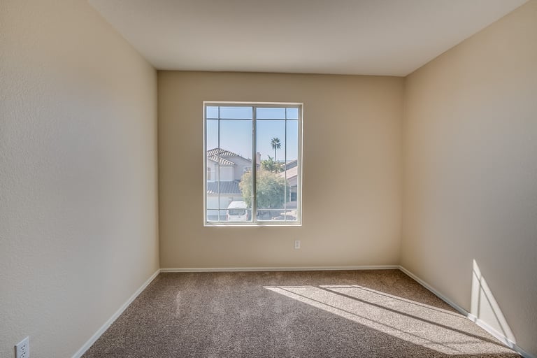 Photo 21 of 29 - 1026 E Hiddenview Dr, Phoenix, AZ 85048