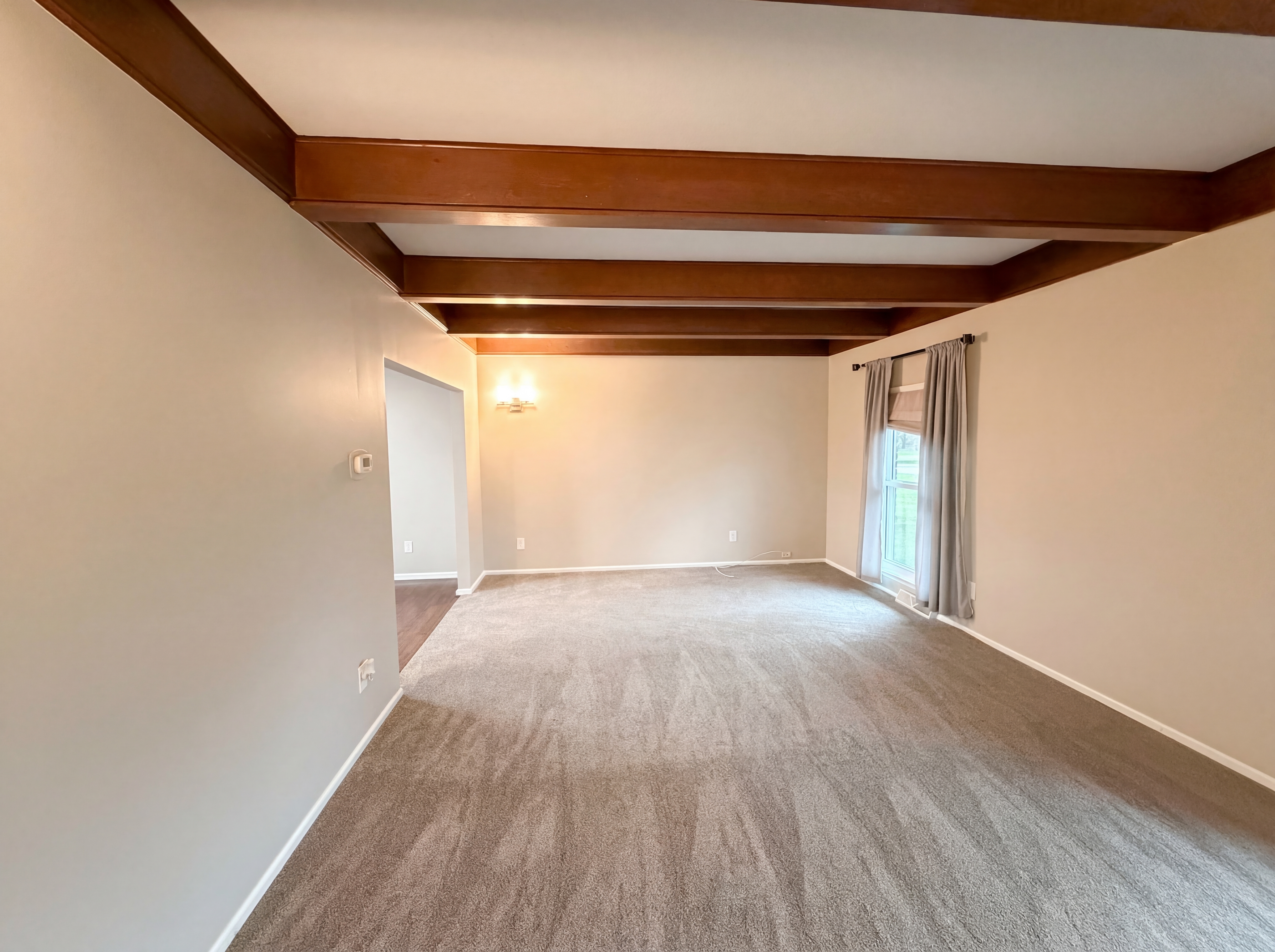 Photo 11 of 35 of 1289 Clubview Blvd S, Columbus, OH