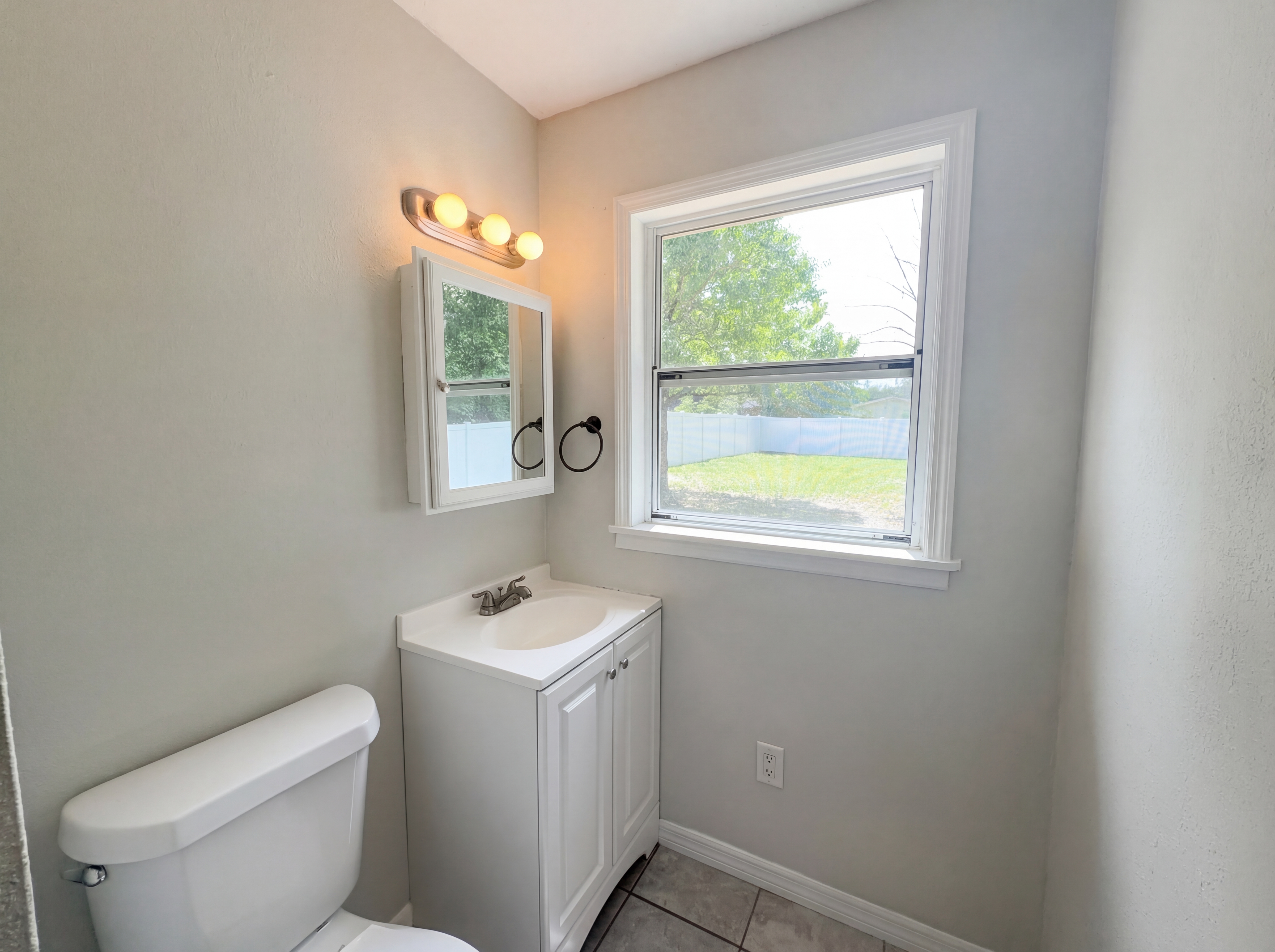 Photo 8 of 17 of 324 Bassedena Cir S, Lakeland, FL