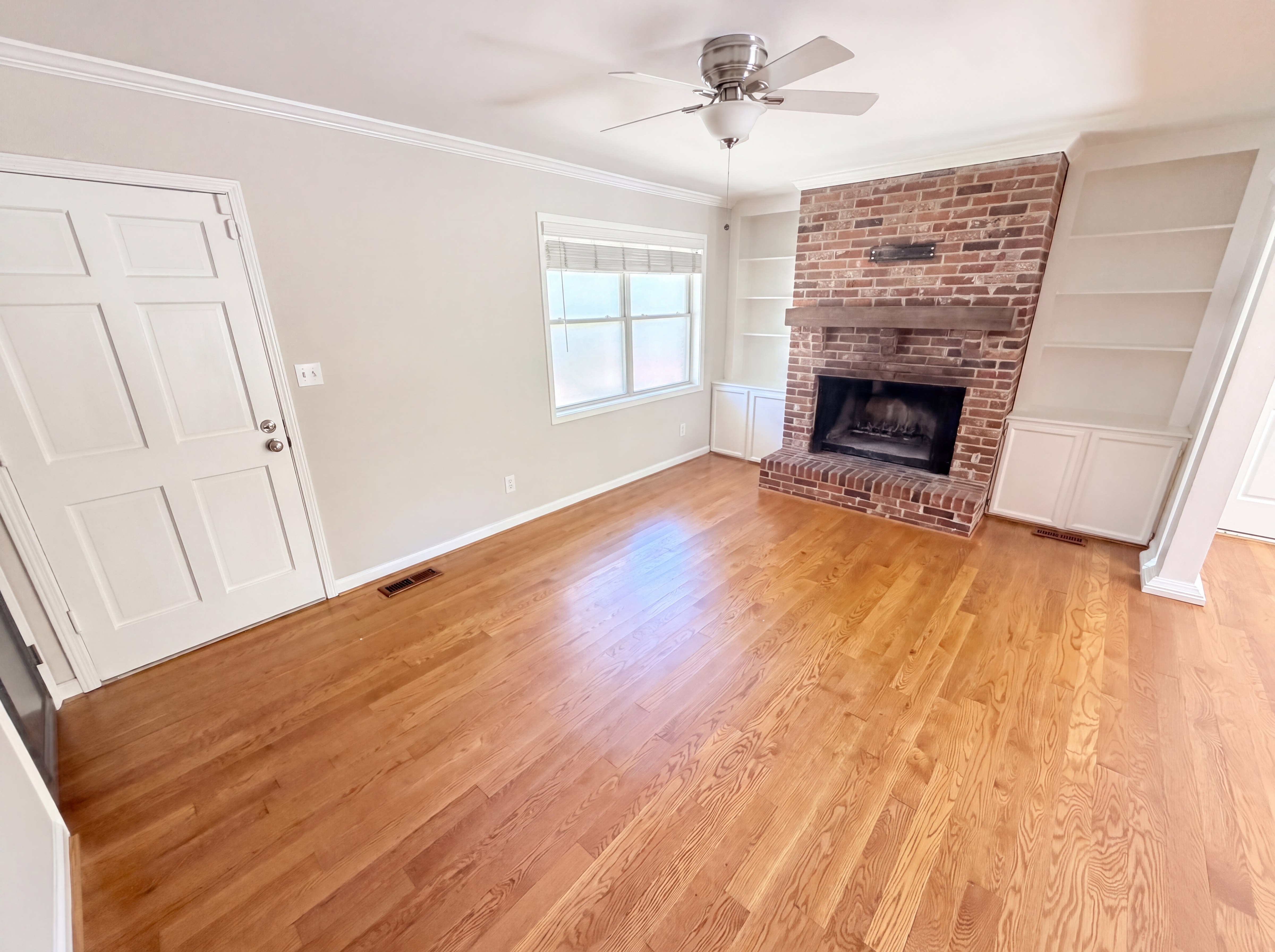 Photo 3 of 24 of 4134 Fawn Ln SE, Smyrna, GA
