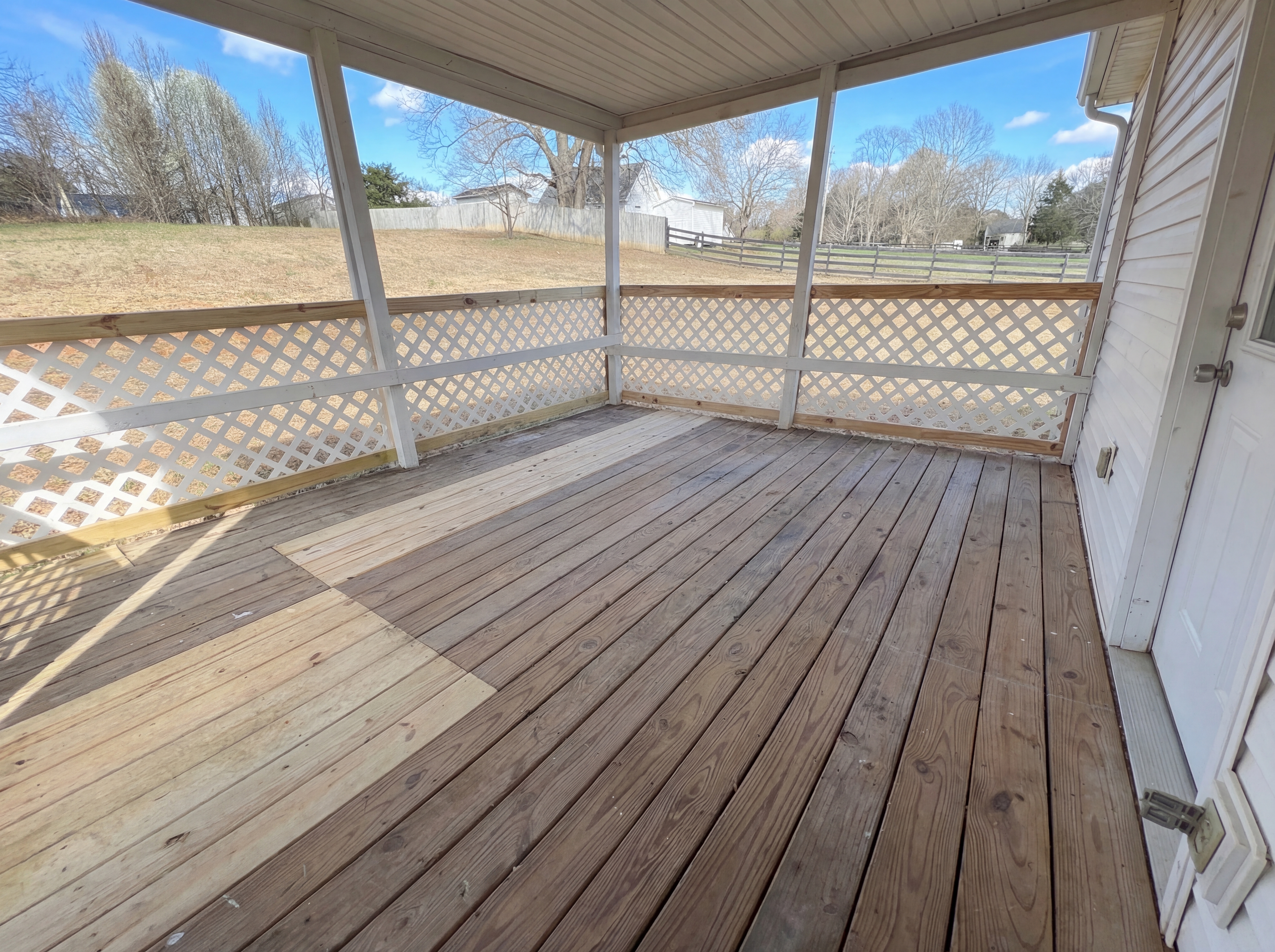 Photo 7 of 15 of 1690 Sparkleberry Dr, Clarksville, TN