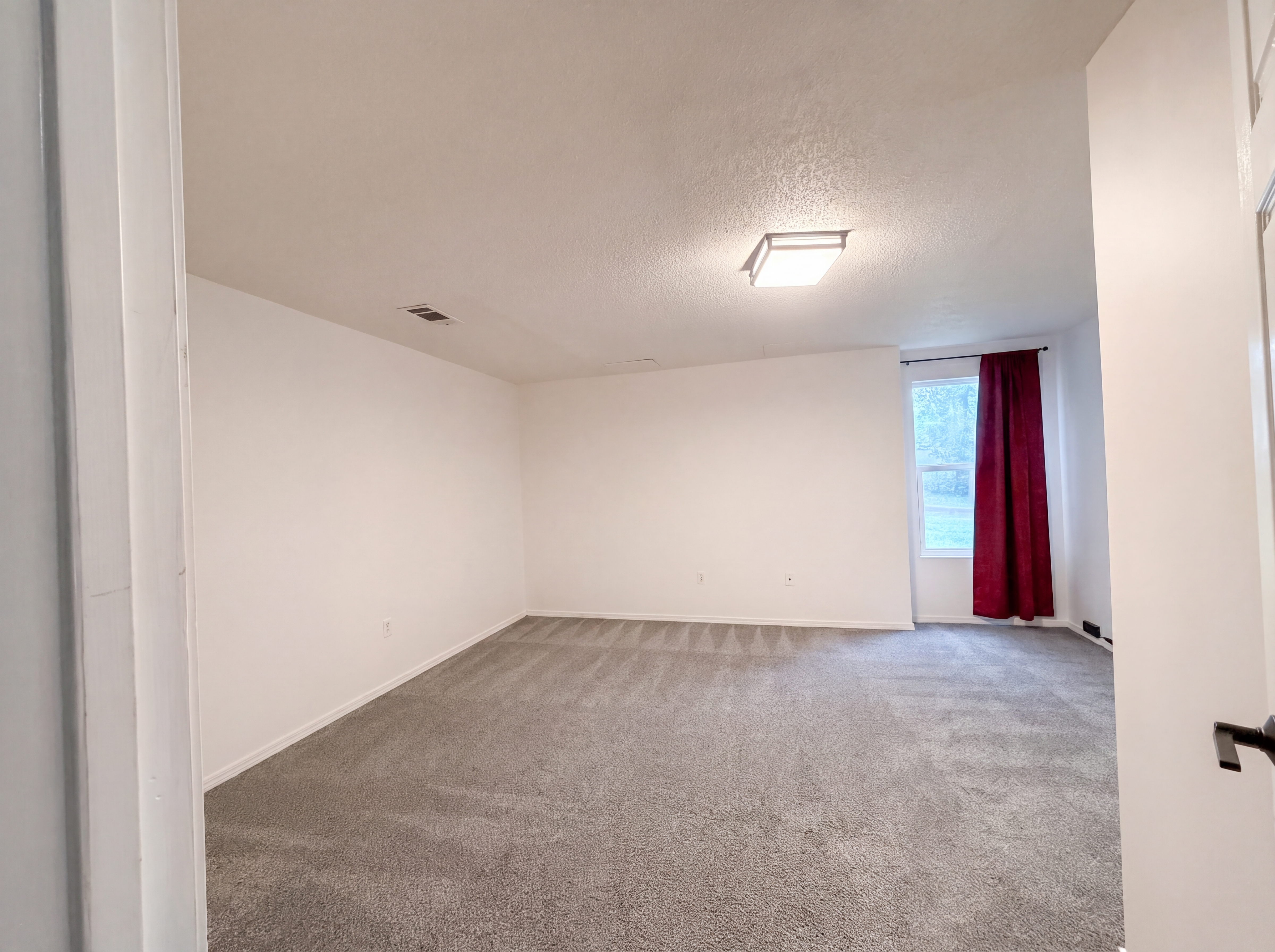 Photo 14 of 24 of 16802 Enderbush Ln, Eureka, MO