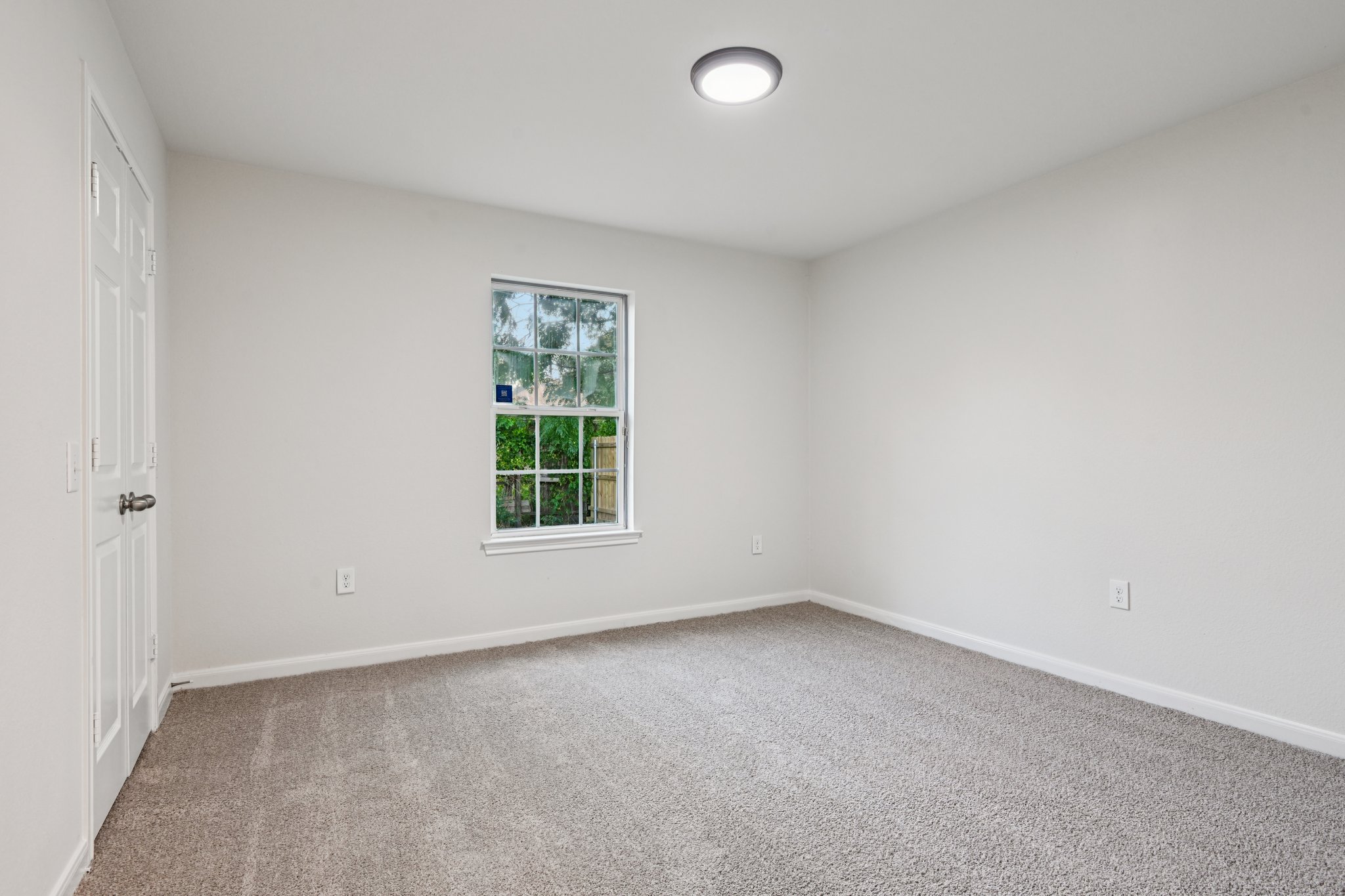 Photo 31 of 38 of 2714 Silkwood St, Dallas, TX