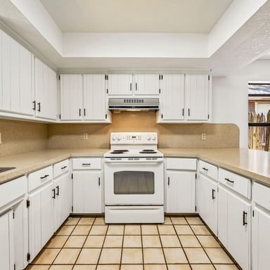 Property photo 2 of 204 W Wayne St