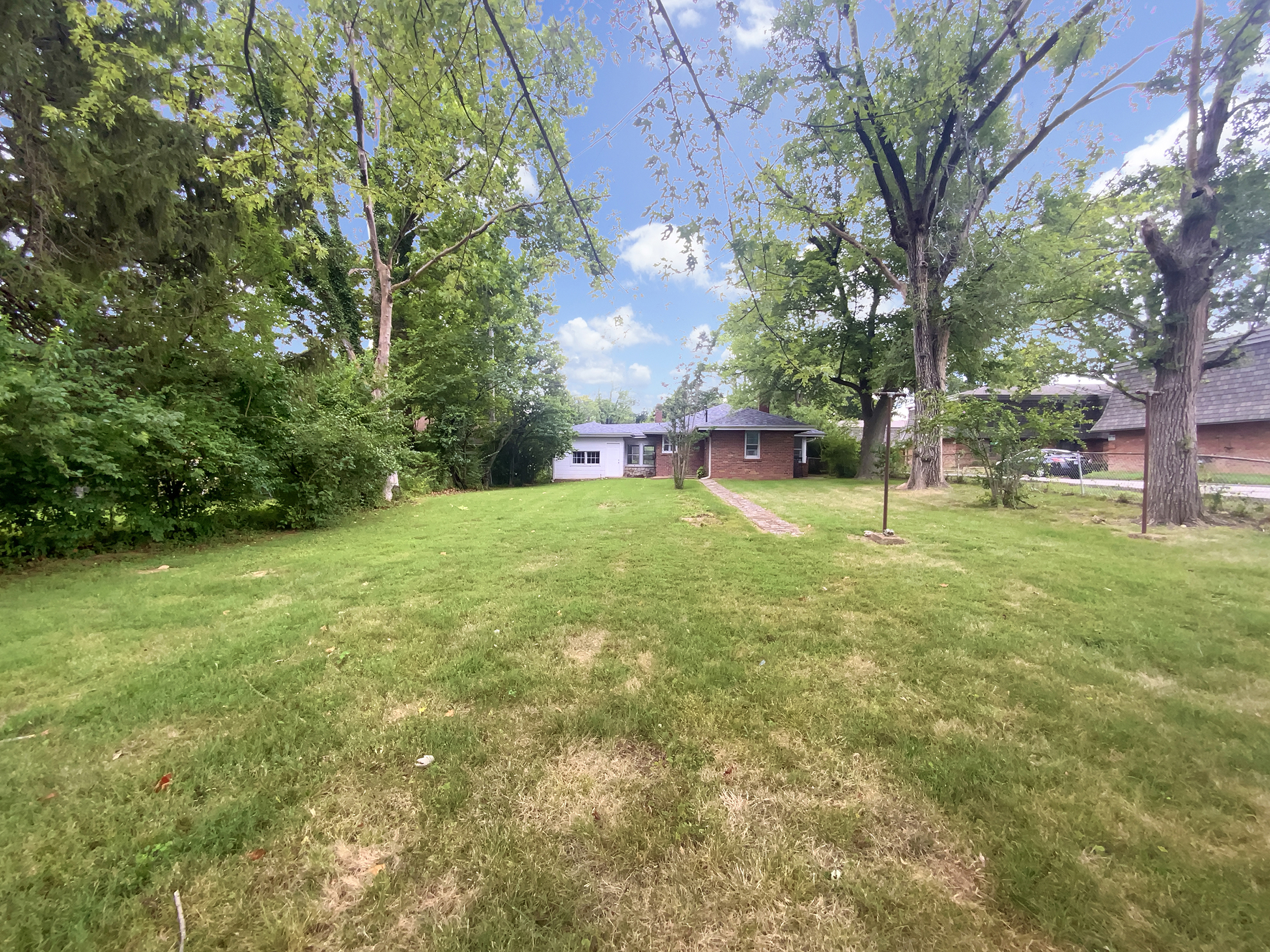 Photo 12 of 19 of 4127 Burnett Ave, Saint Louis, MO