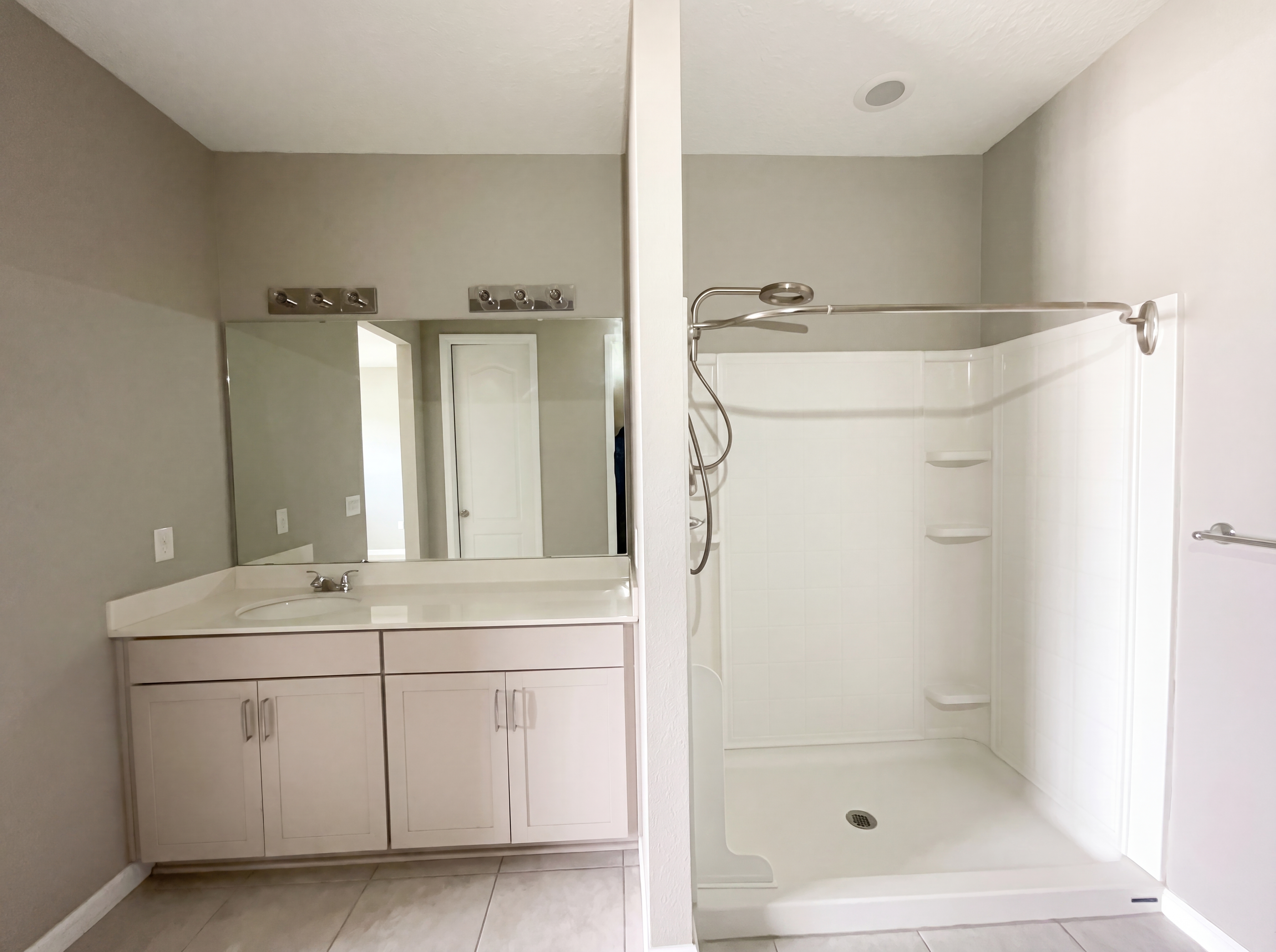 Photo 16 of 29 of 2526 W End Dr, Saint Cloud, FL