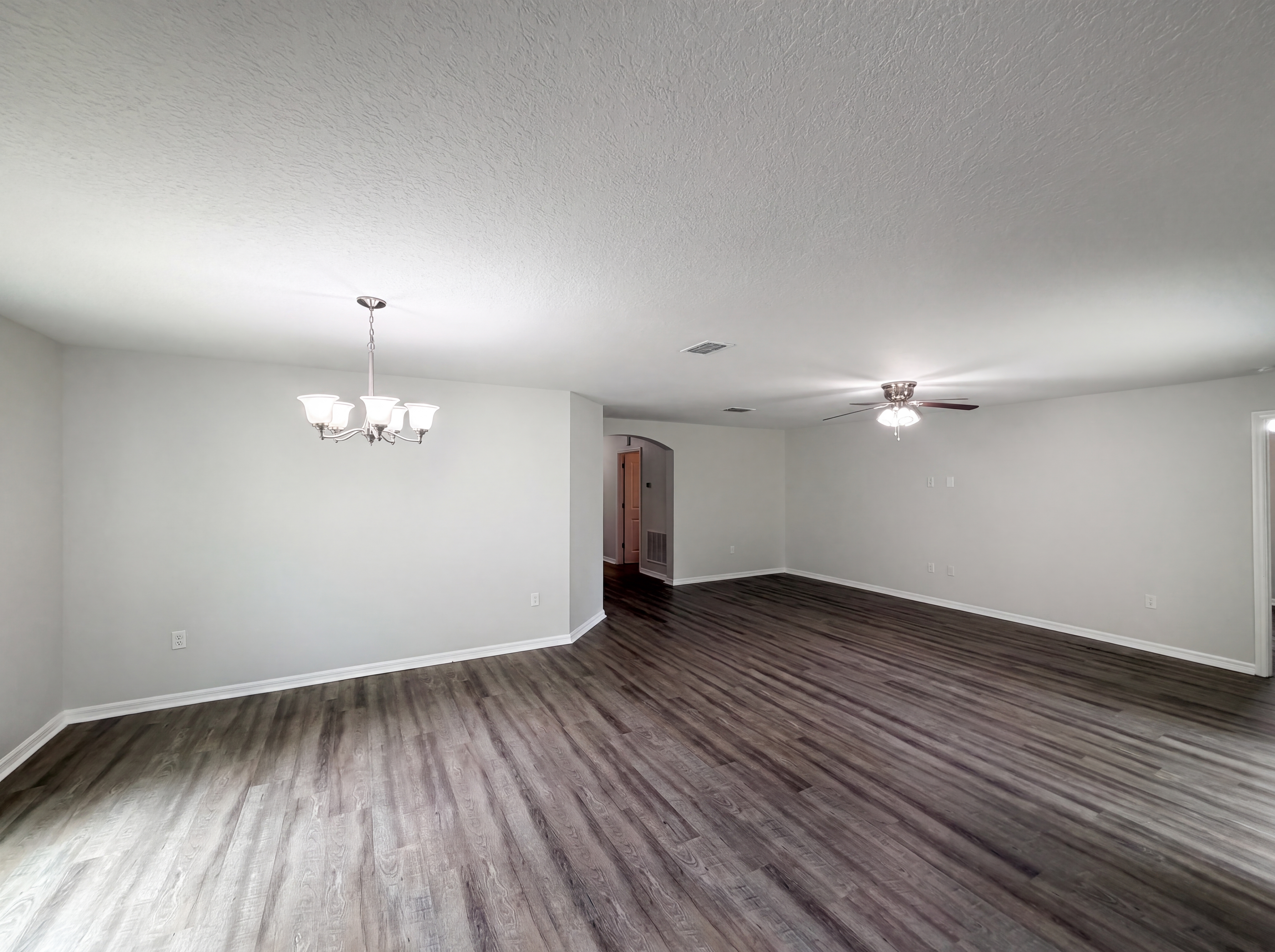Photo 9 of 21 of 2440 Bracknell Forest Trl, Tavares, FL
