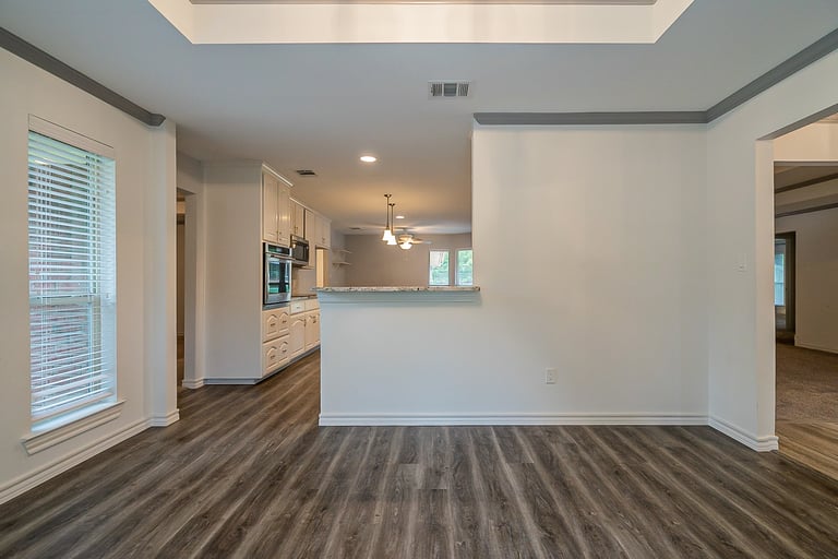 Photo 14 of 36 - 7924 Londonderry Dr, North Richland Hills, TX 76182