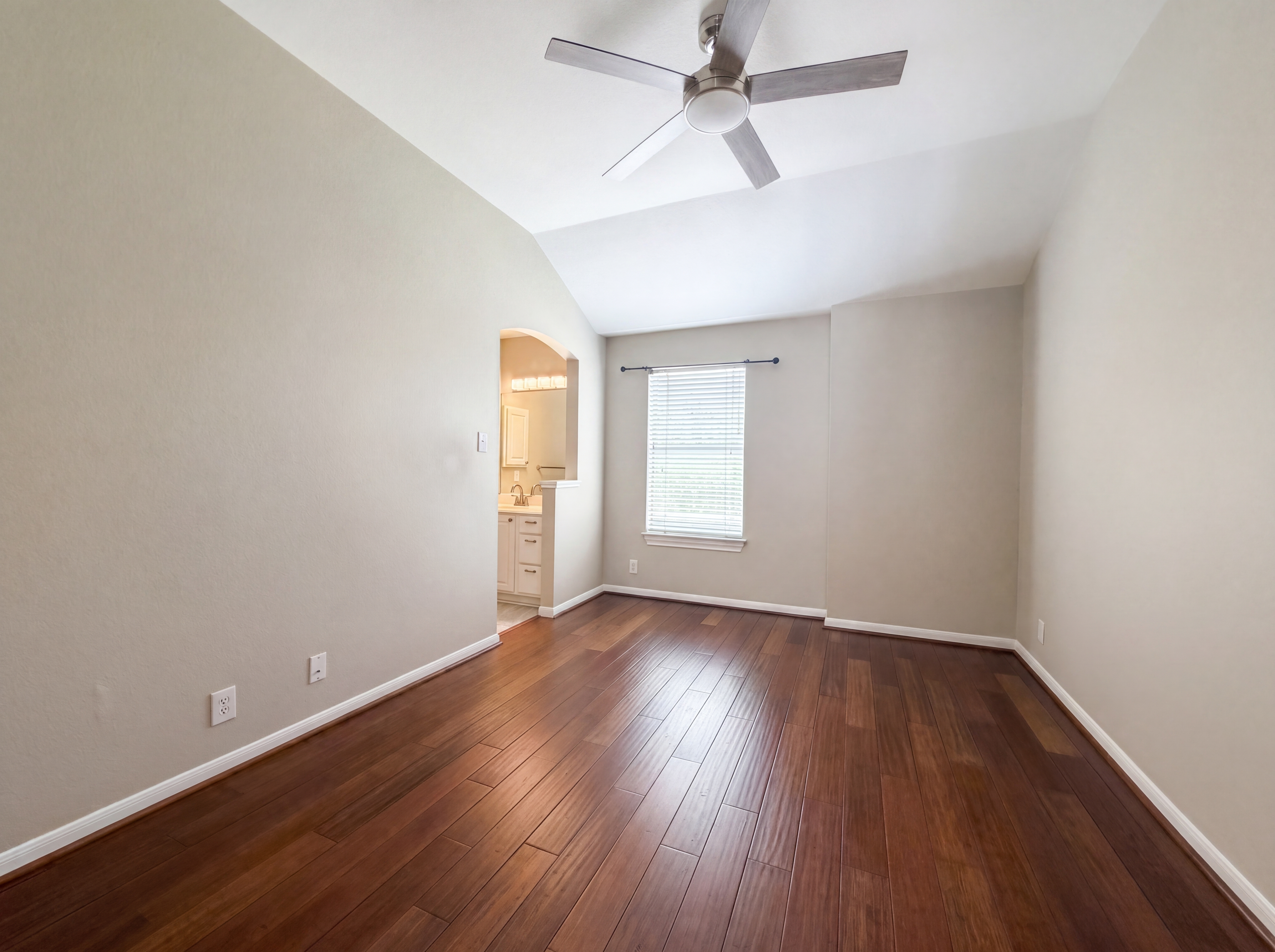 Photo 4 of 23 of 13419 Star Heights Dr, San Antonio, TX