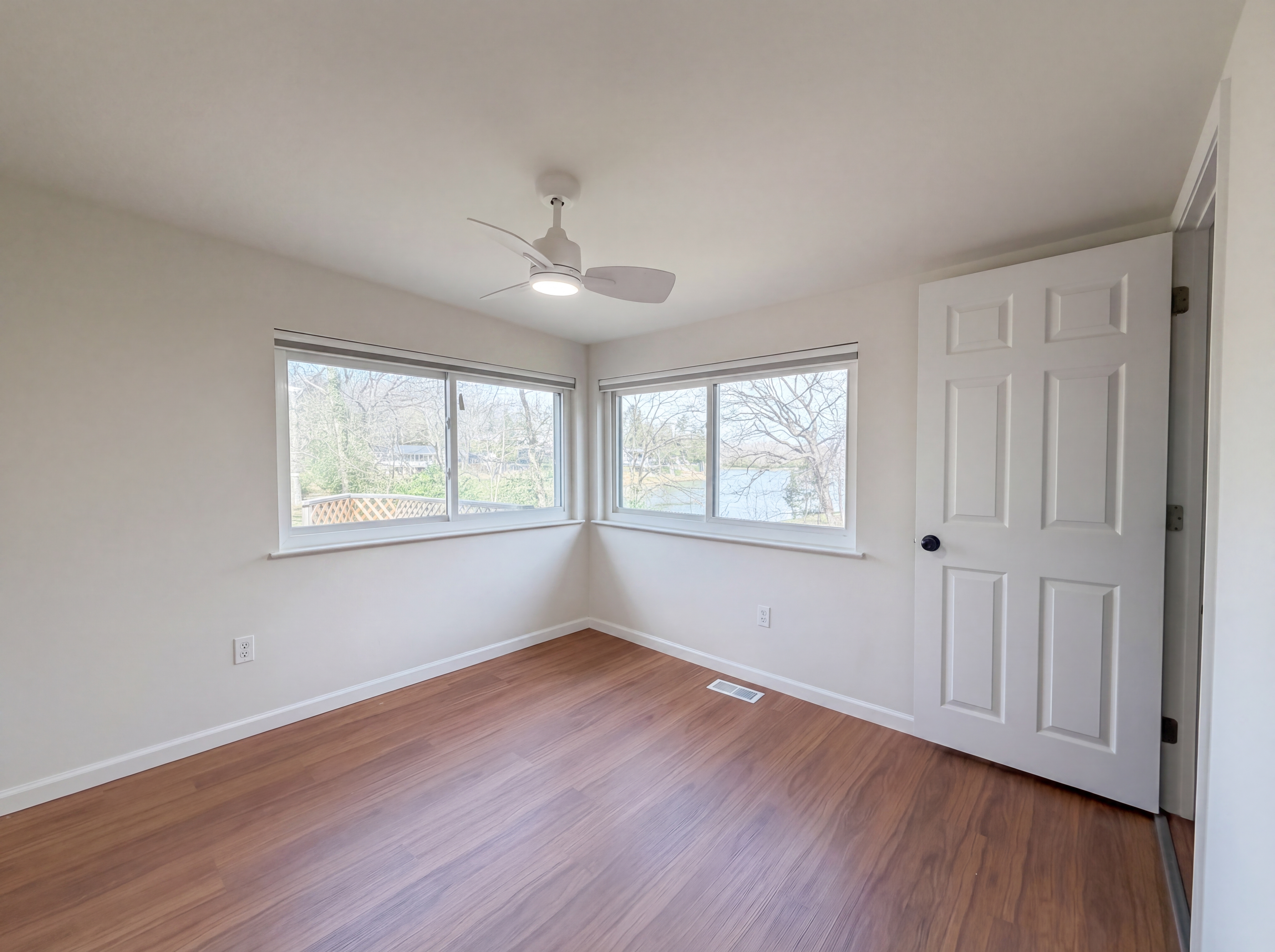 Photo 4 of 17 of 8479 Lake Dr, Cedar Hill, MO