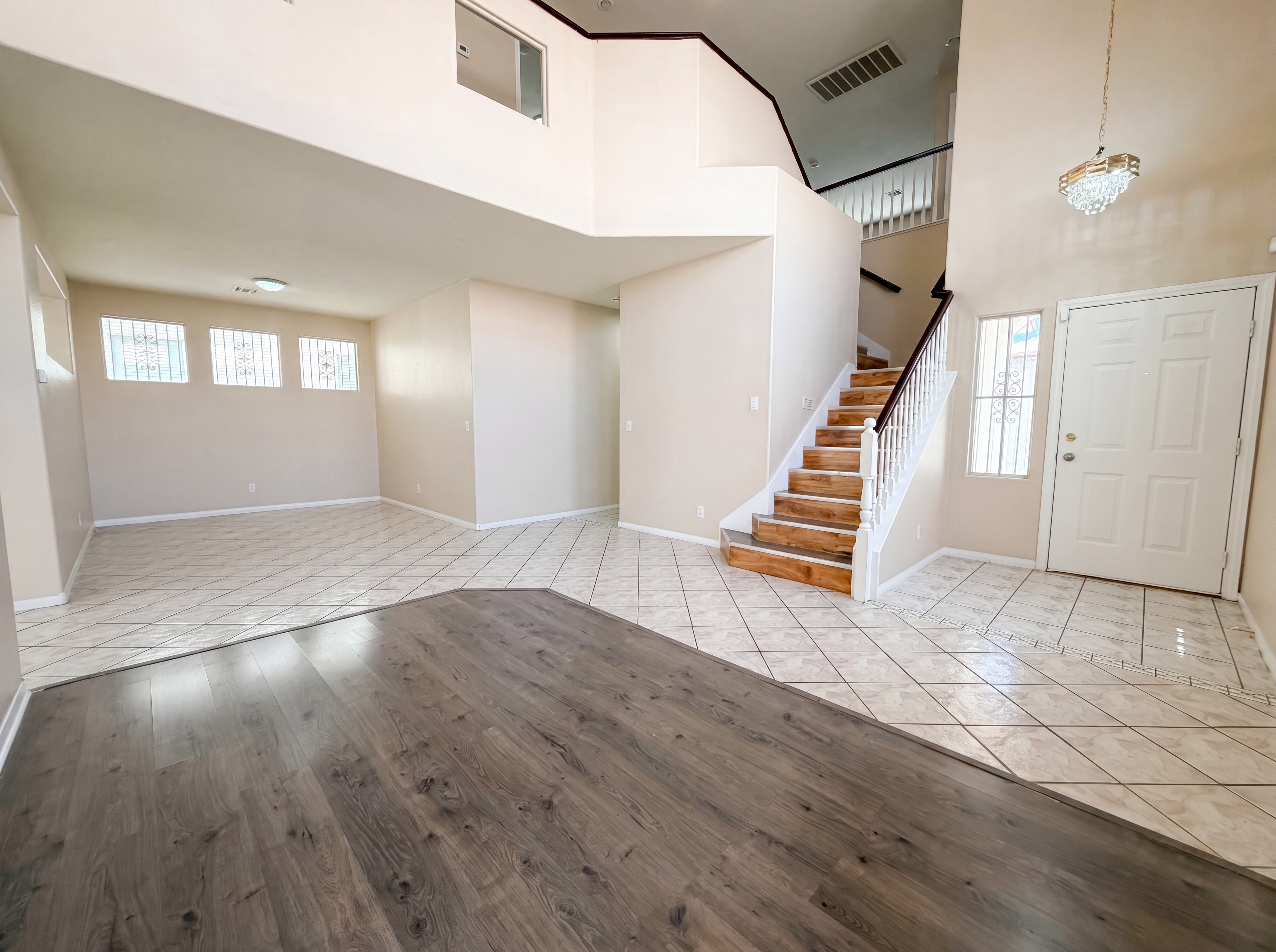Photo 3 of 27 of 9515 Windborne Ave, Las Vegas, NV
