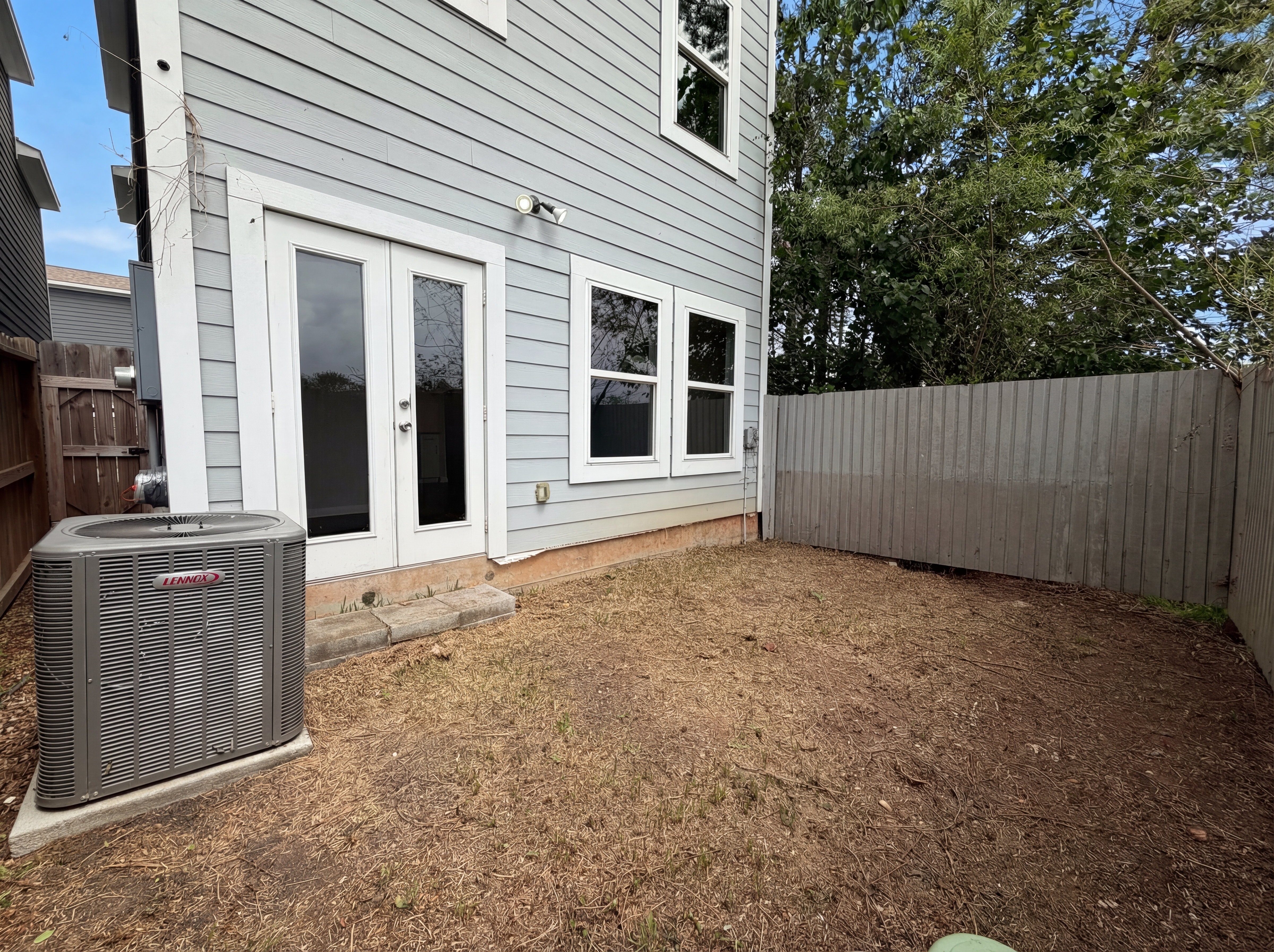 Photo 5 of 17 of 18803 Luminescent Ln, Spring, TX